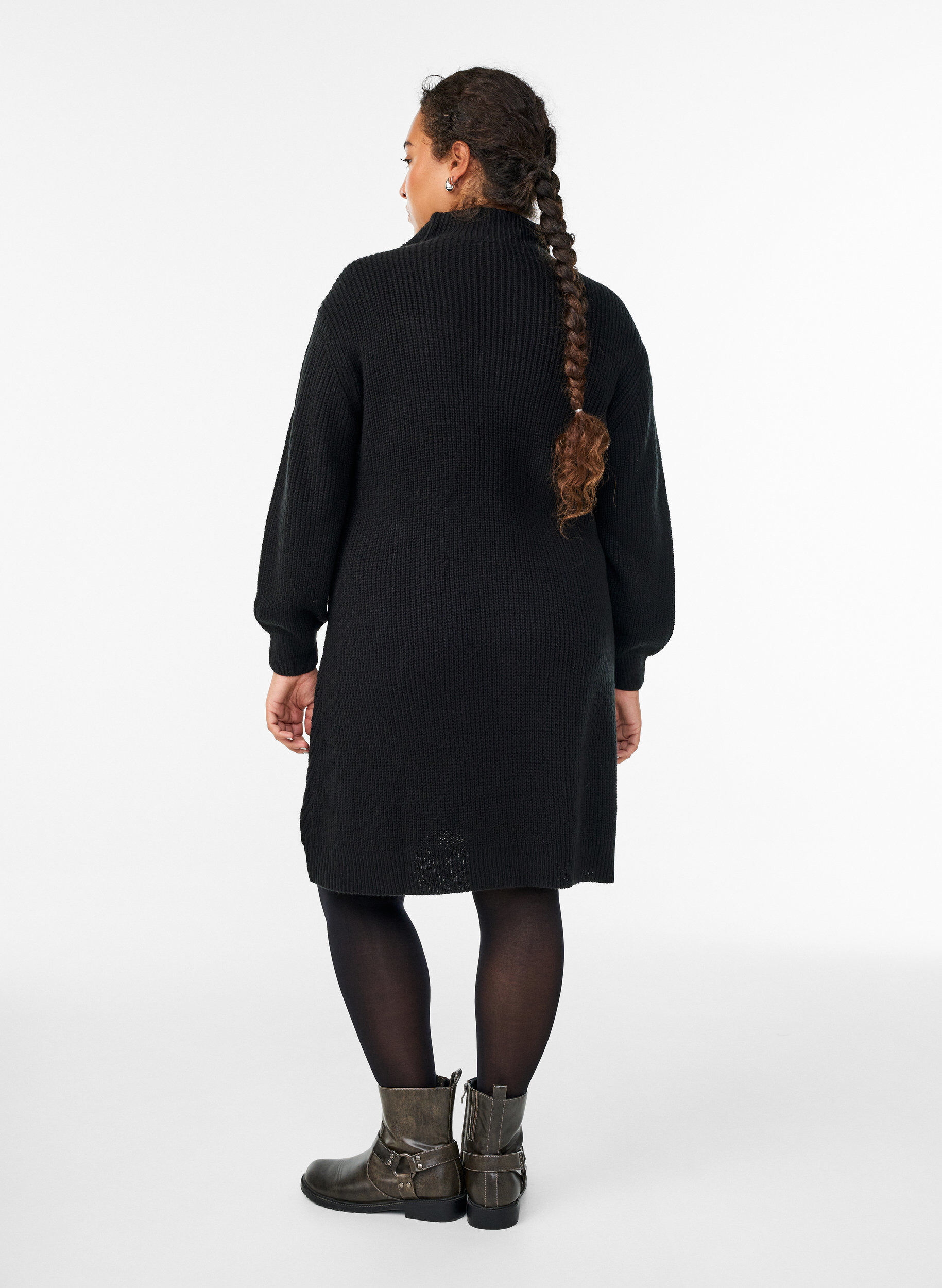Zizzi FLASH - Kurzes Strickkleid mit hohem Kragen, Schwarz, Model image number 2