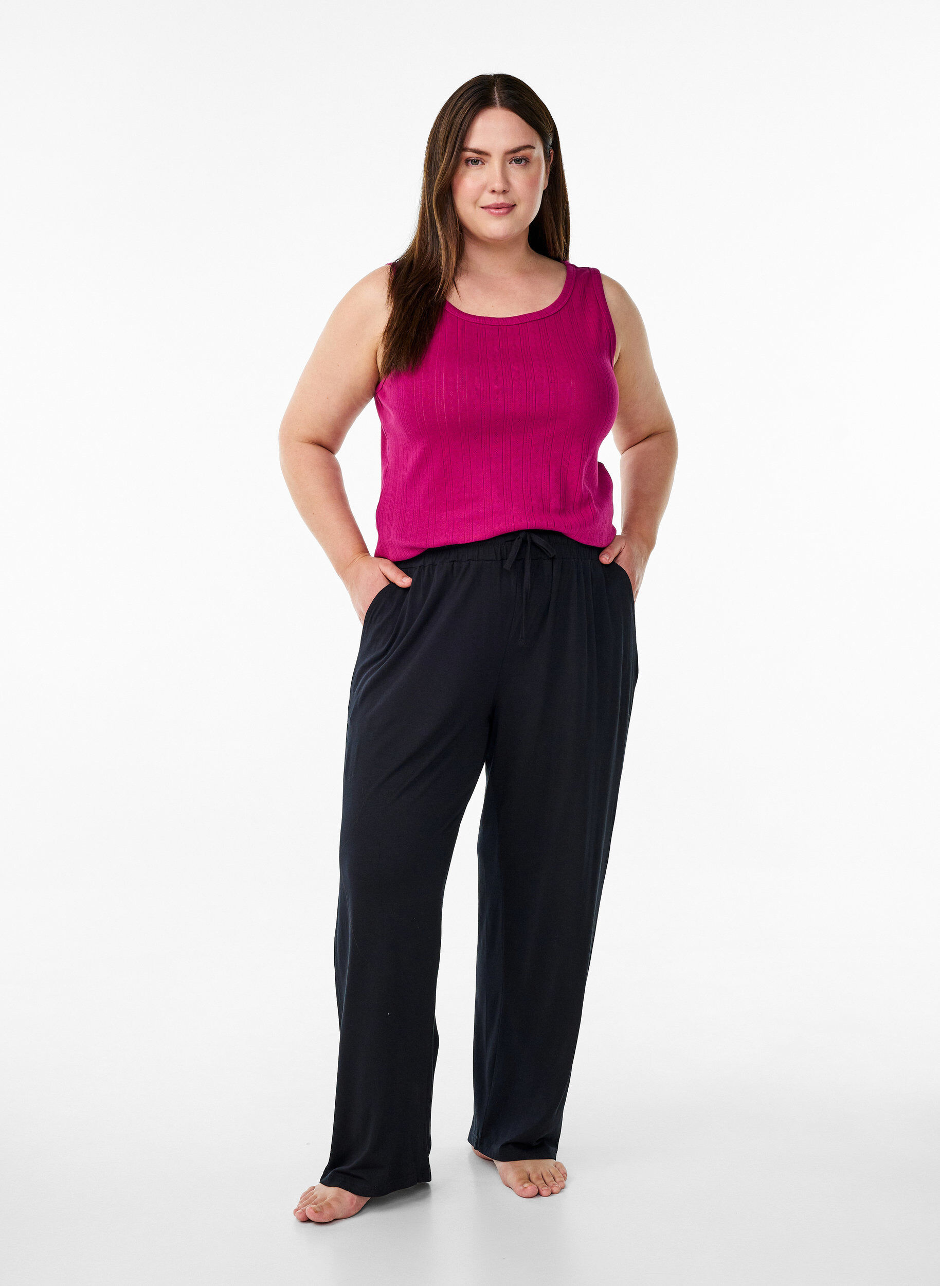 ZizziLockere Nachthose aus Viskose-Jersey mit Taschen, Schwarz, Model image number 0