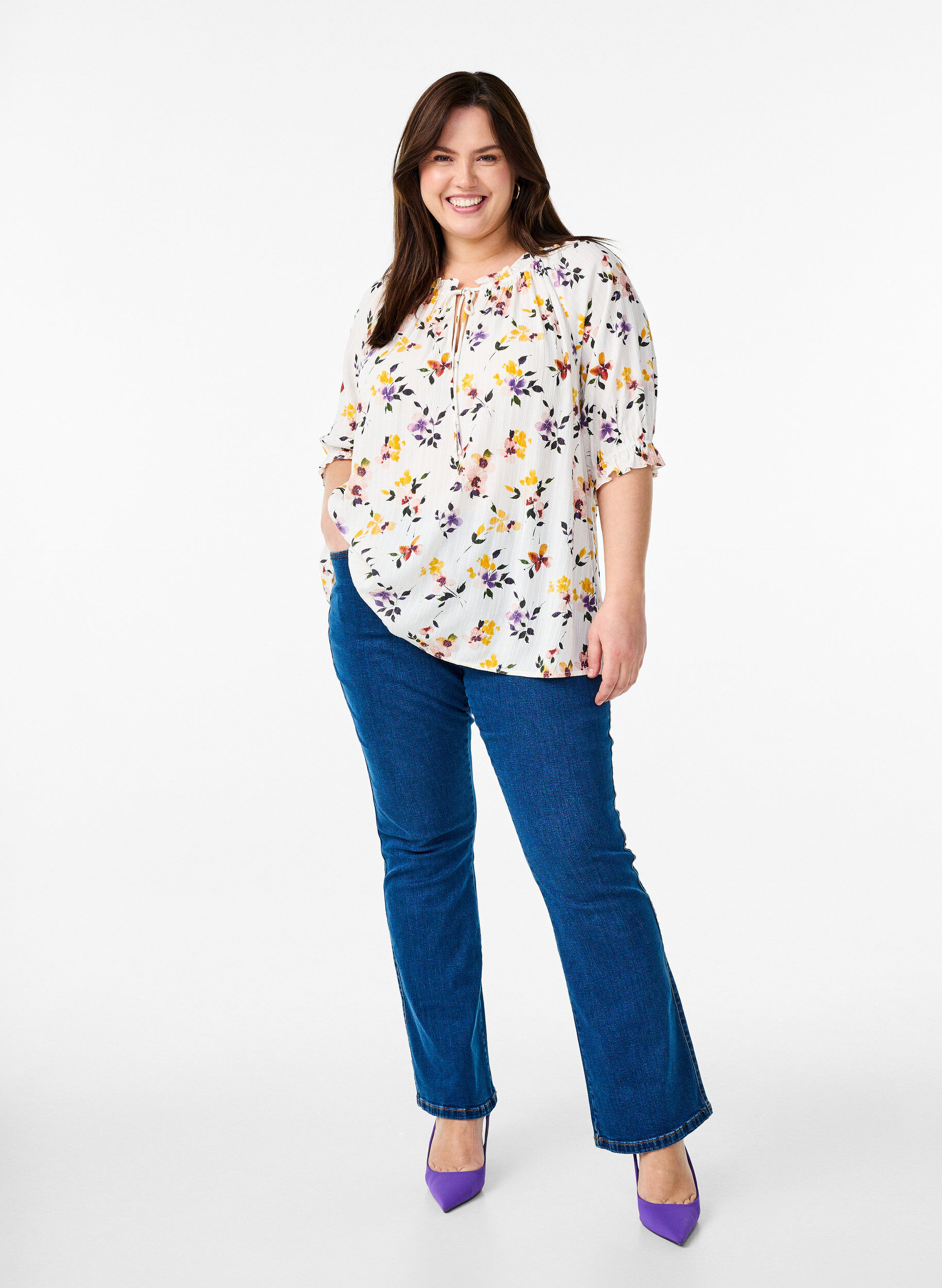 Zizzi Bluse aus Viskose mit Paisleymuster und Ellbogen&auml;rmeln, Wei&szlig;, Model image number 1