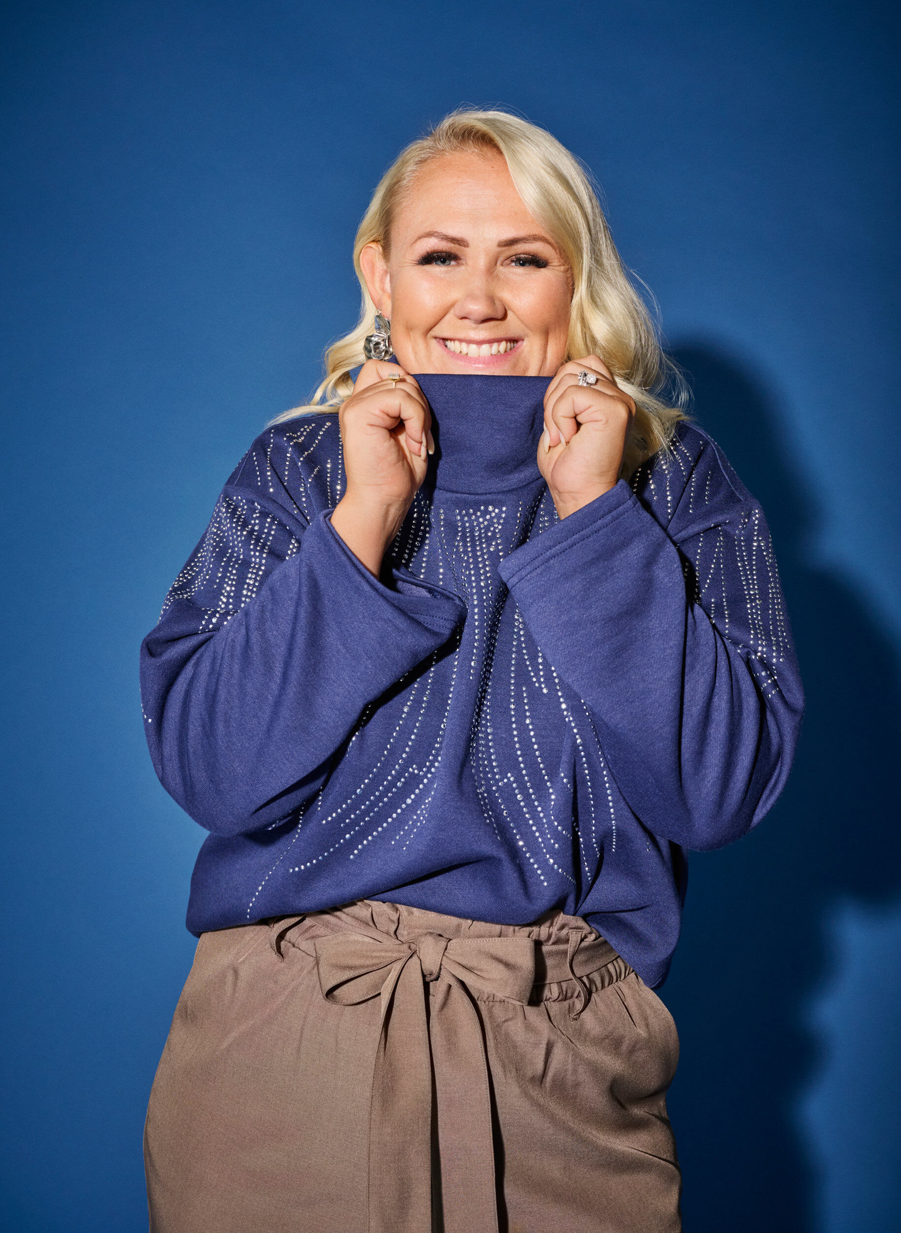 Zizzi Sweatshirt mit Stehkragen und Strasssteinen, Naval Academy, Image image number 0