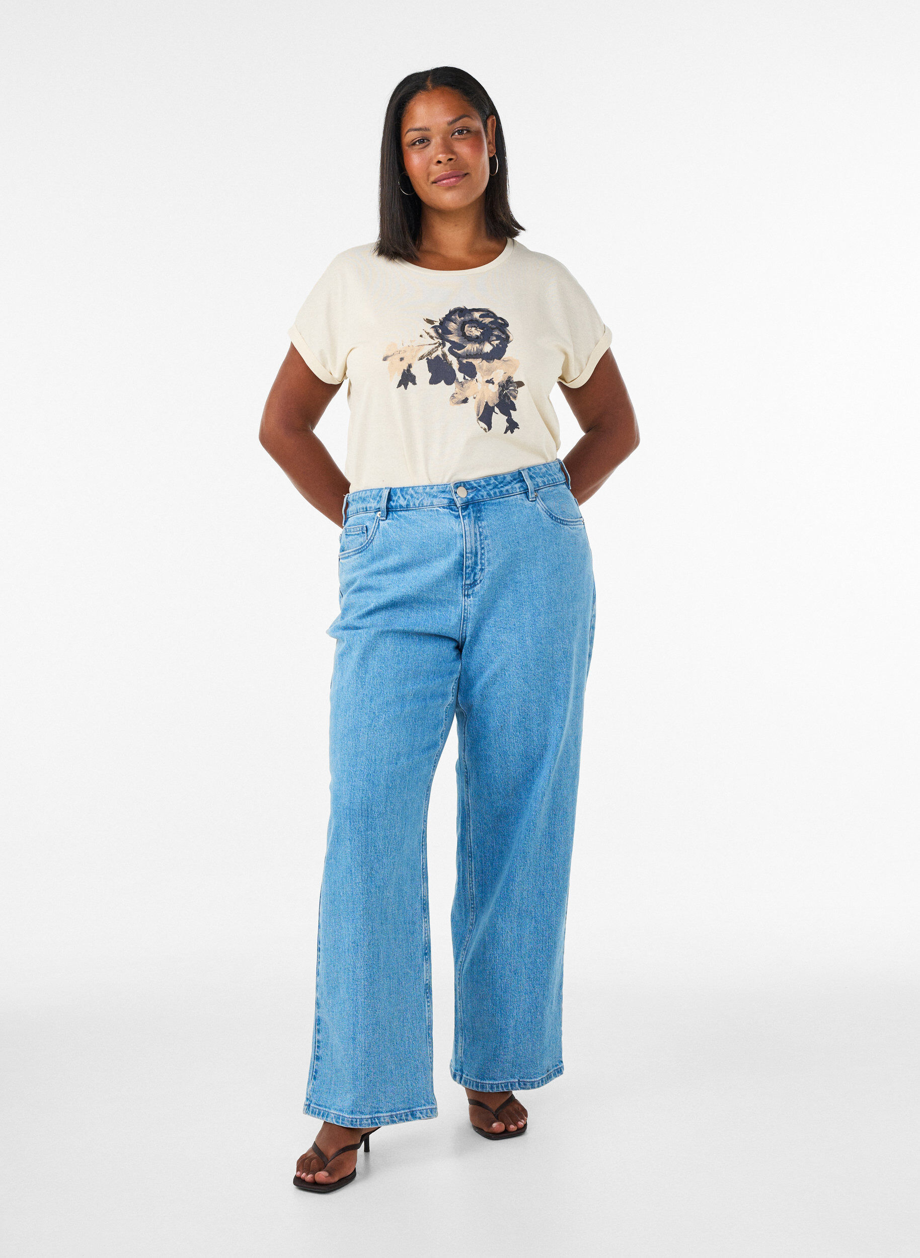 ZizziT-Shirt mit dekorativem Frontprint, Vanille, Model image number 1