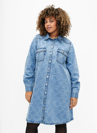 Jeanskleid in Destroyed-Muster, Blue denim, Model
