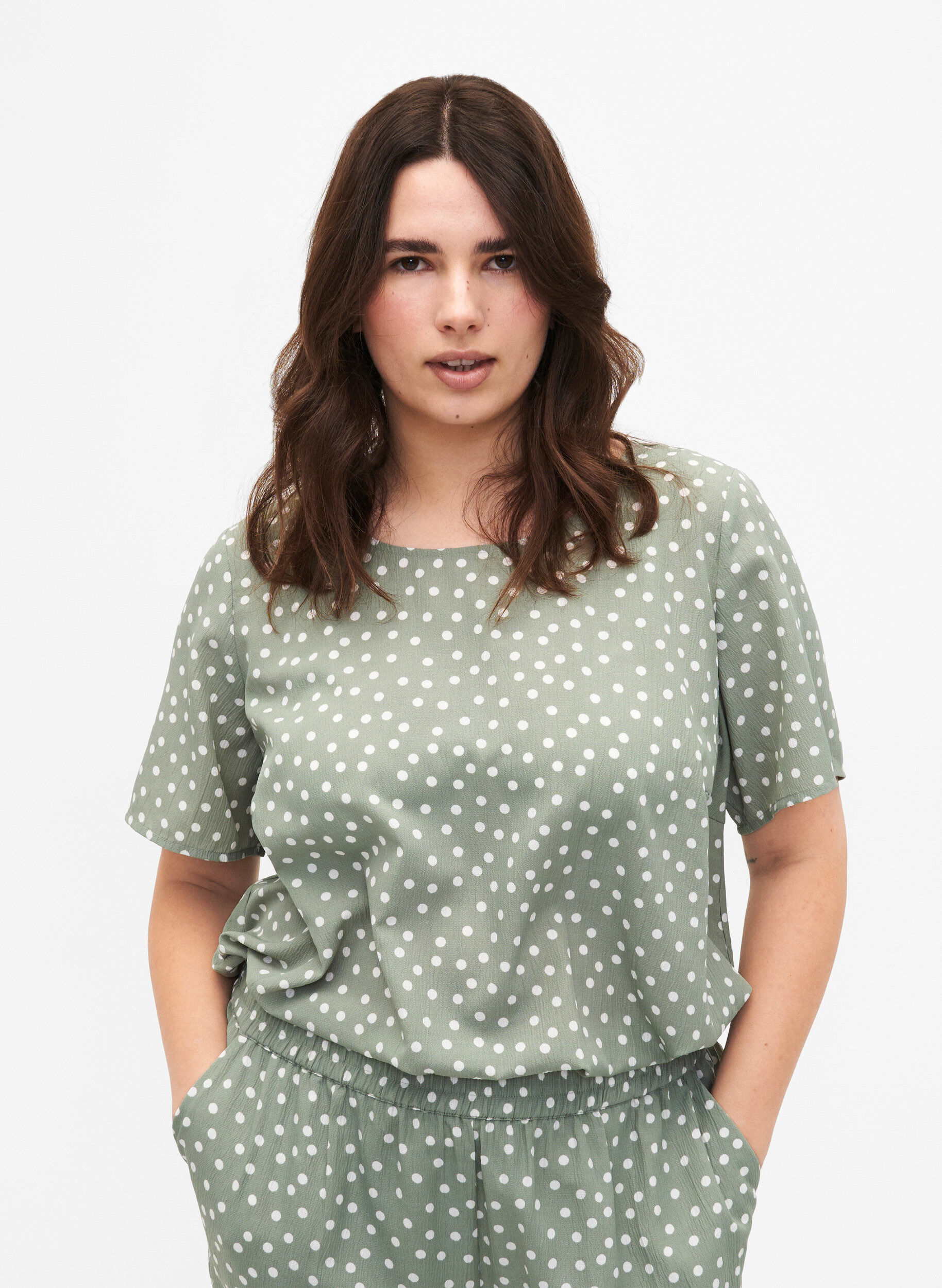 Zizzi FLASH &ndash; Kurz&auml;rmelige Bluse mit Aufdruck, Iceberg Green Dot, Model image number 0