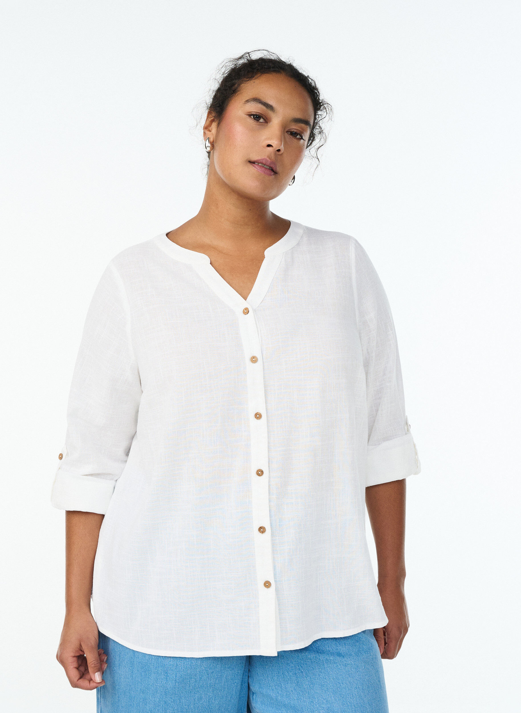 Hemdbluse aus Baumwolle mit V-Ausschnitt, Wei&szlig;, Model
