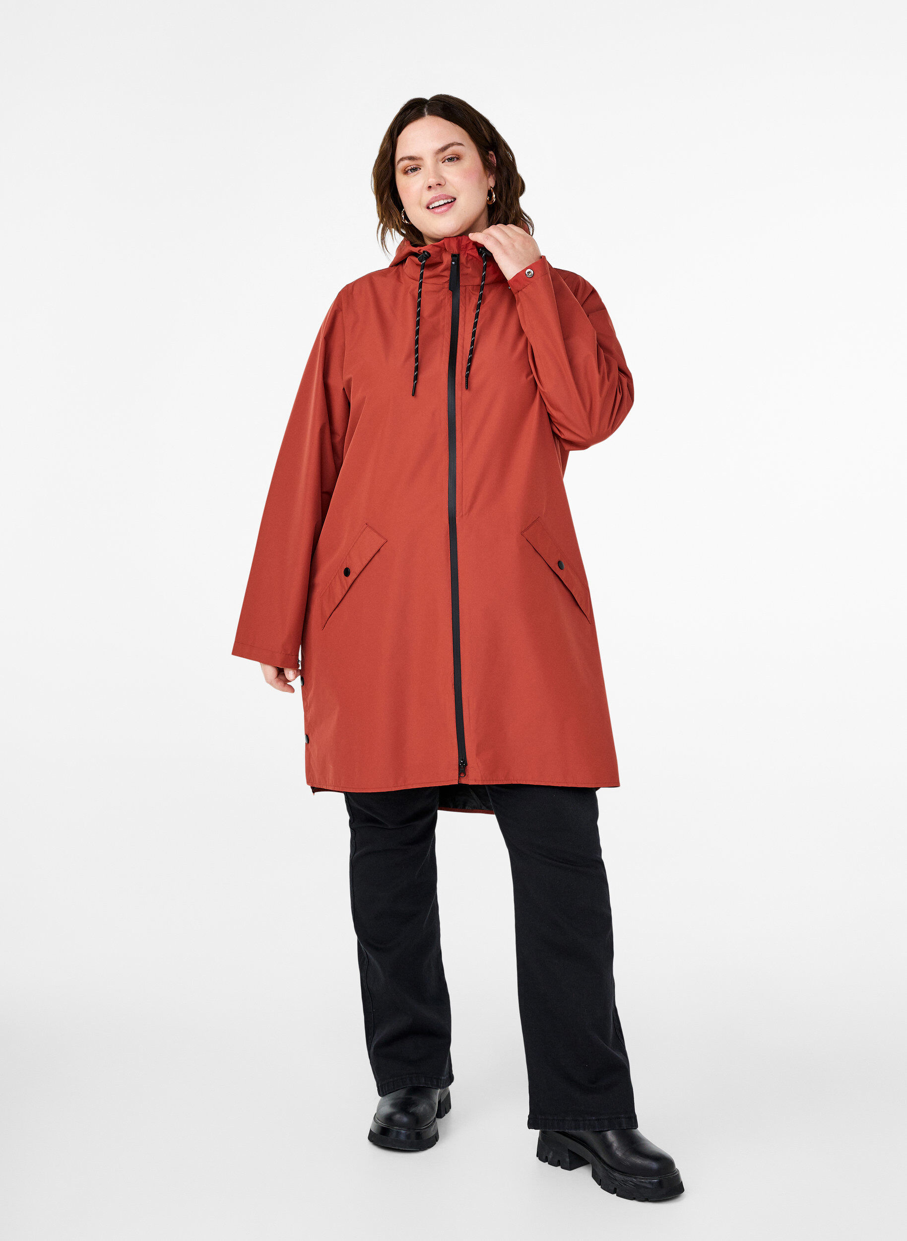 Zizzi Regenjacke mit Taschen und Kapuze, Rot, Model image number 1
