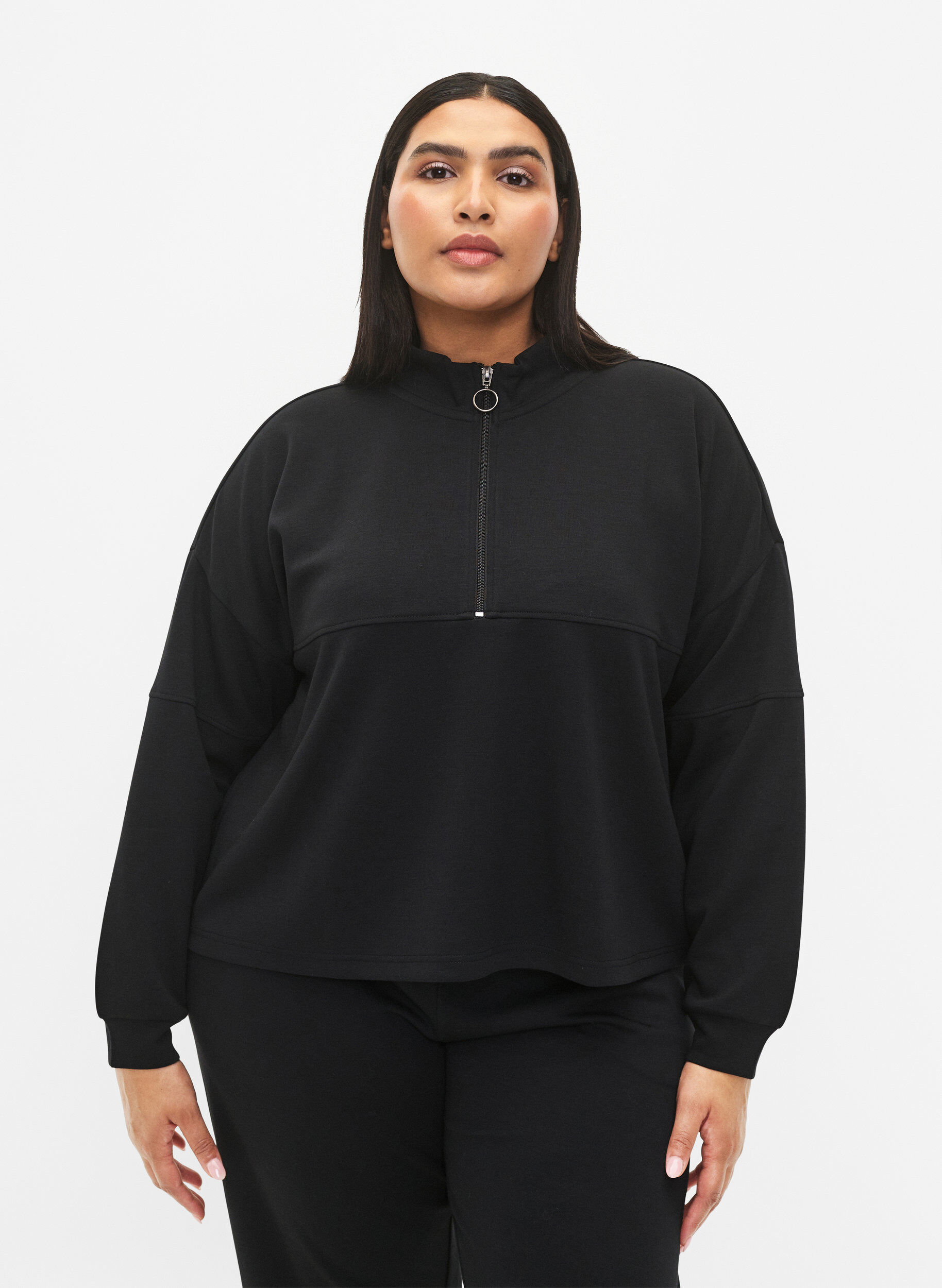 Zizzi Sweatshirt aus Modalmischung mit hohem Halsausschnitt, Black, Model image number 0