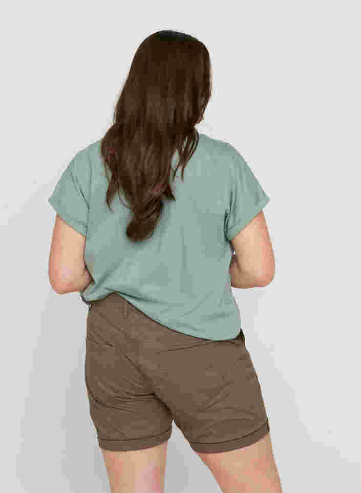 Regular Fit Shorts mit Taschen, Tarmac, Model image number 1