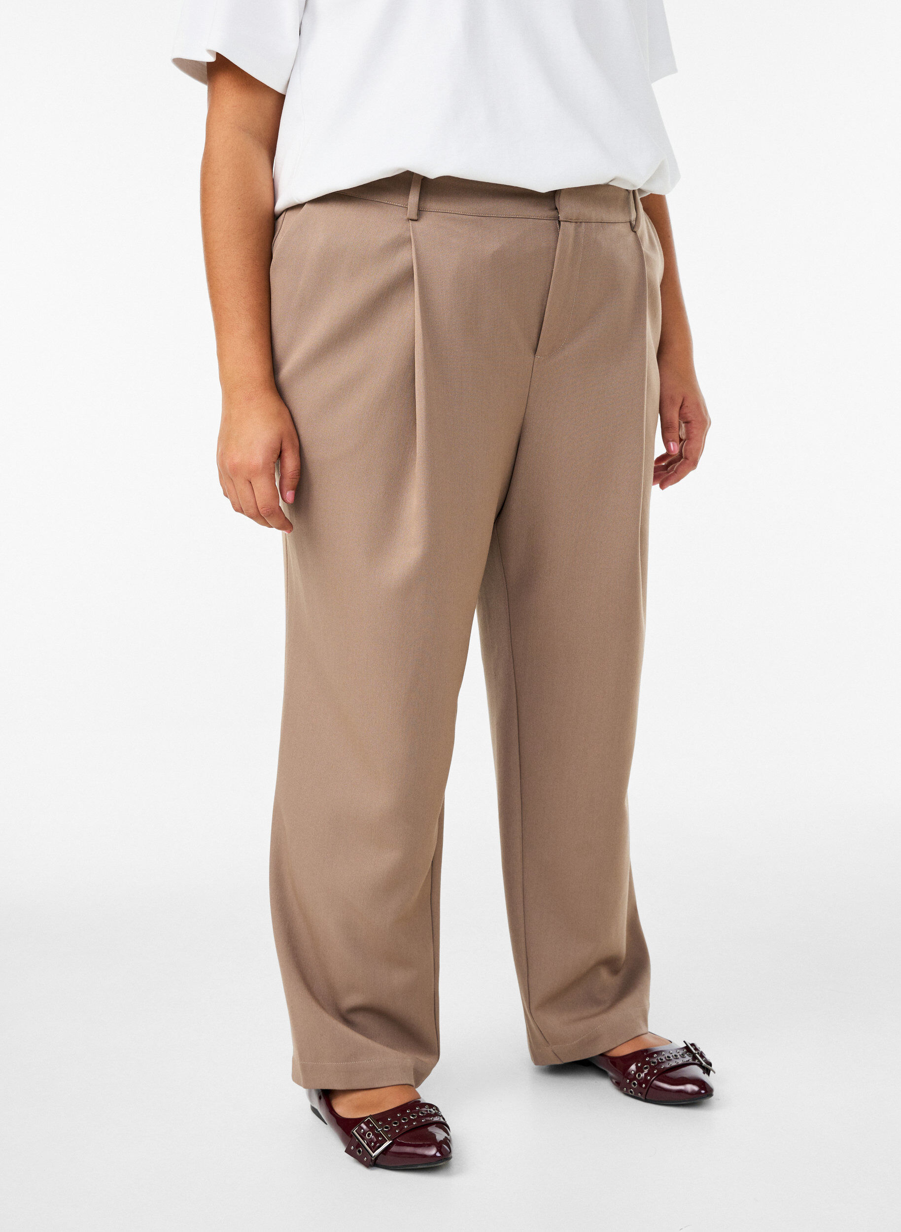 Zizzi Dressehose mit hohem Bund und geradem Bein, Braun, Model image number 3