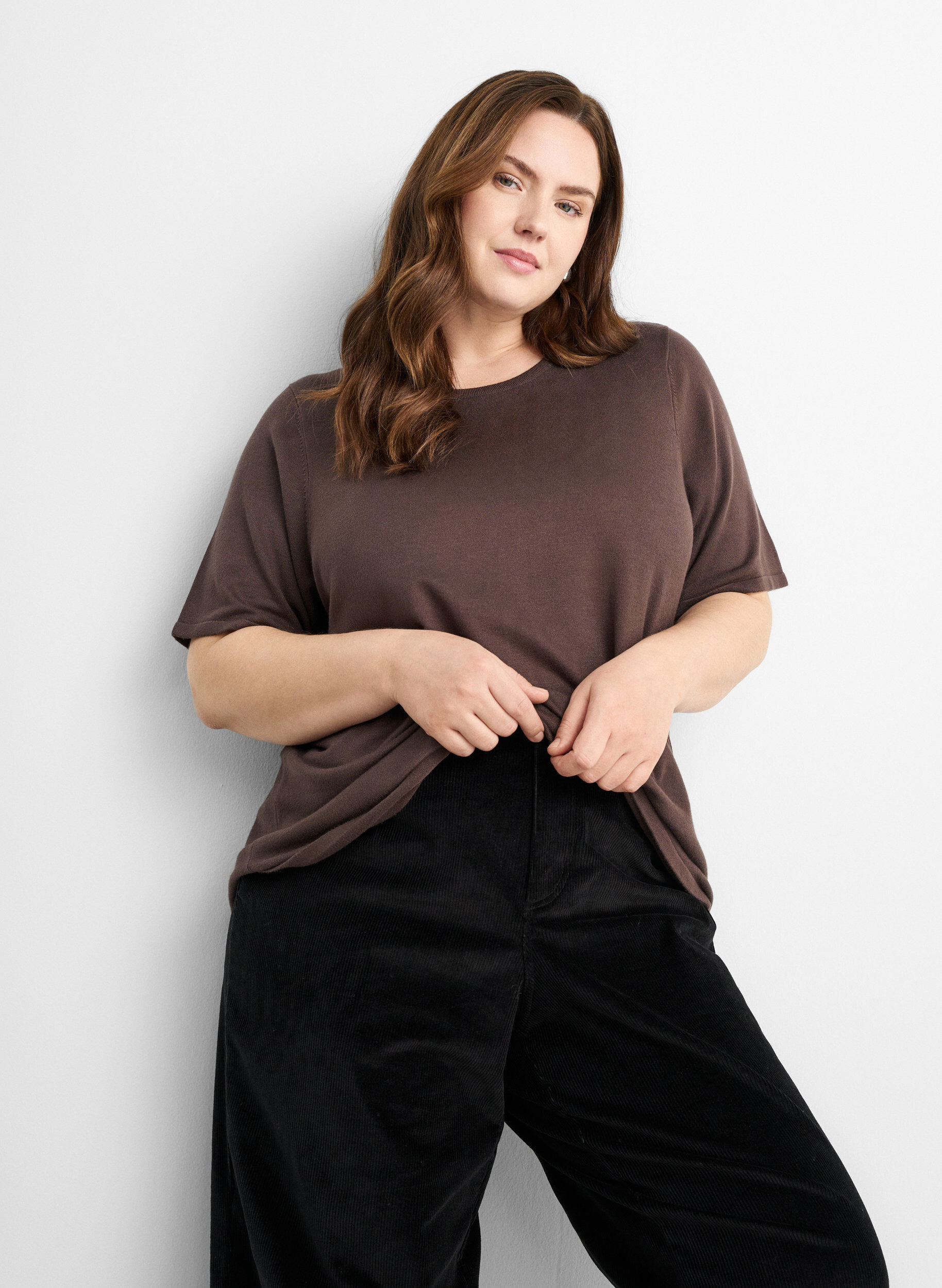Zizzi Kurz&auml;rmelige Strickbluse aus Viskose, Braun, Model image number 2