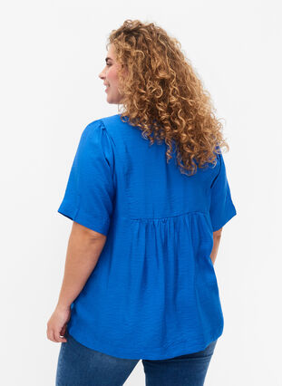 Bluse mit halblangen Ärmeln aus Viskose, Olympian Blue, Model image number 1