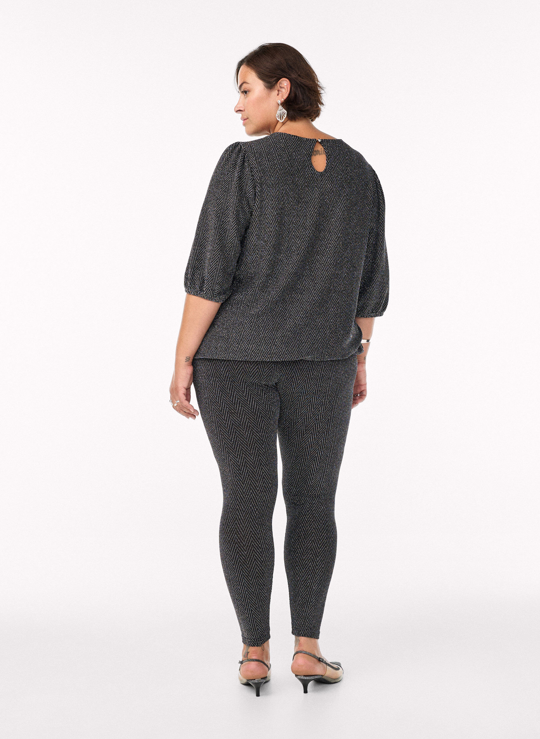 Zizzi Leggings mit Glitzermuster, Schwarz, Model image number 1