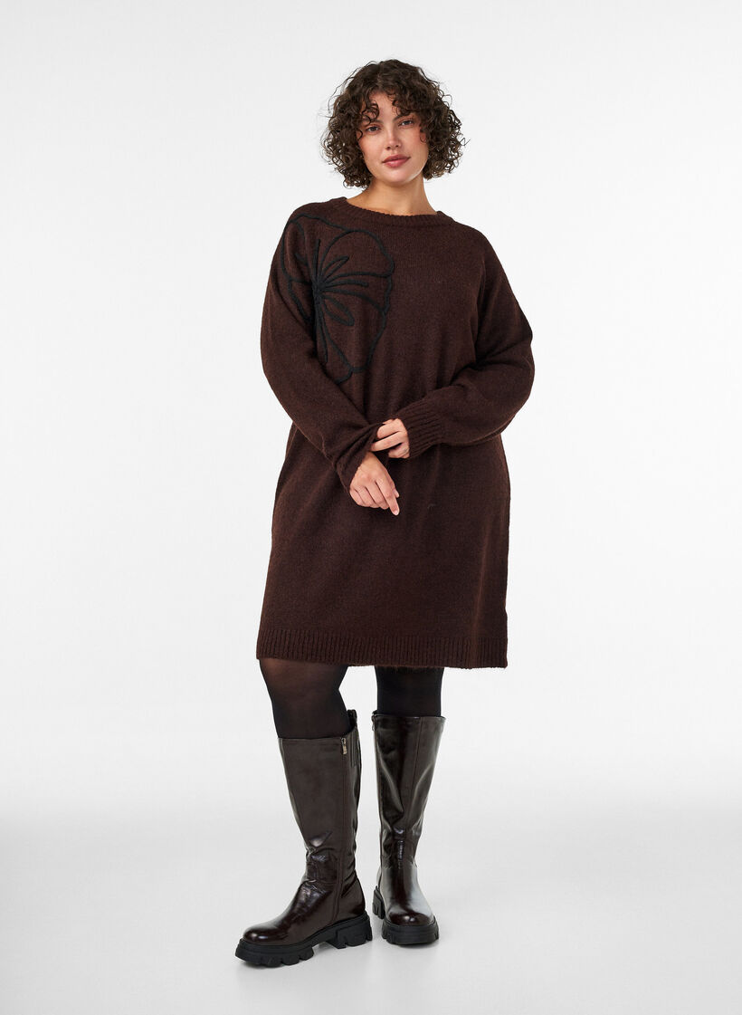 Strickkleid mit gro&szlig;er Blumenapplikation, Braun, Model image number 3