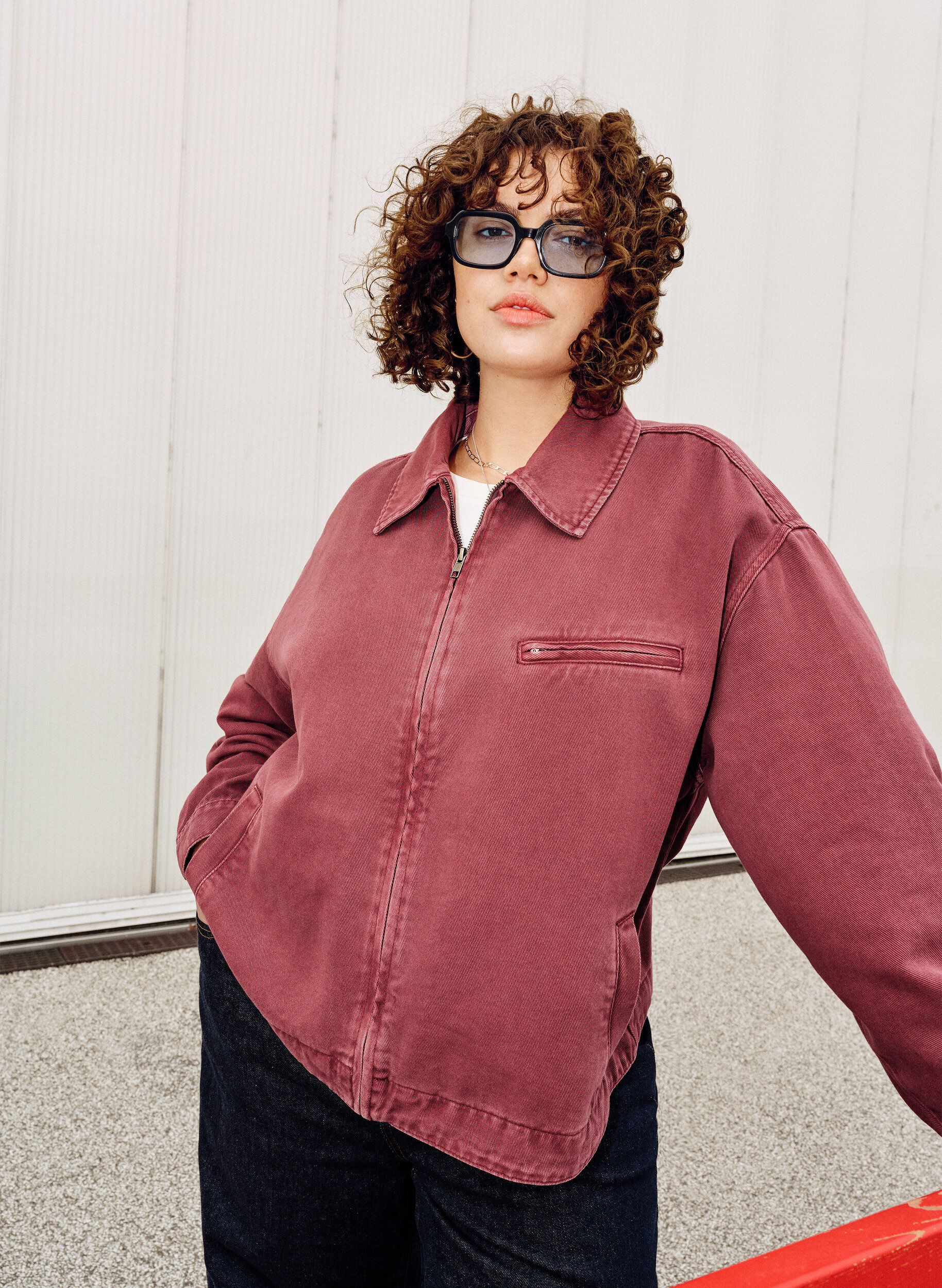 Zizzi Farbige Denimjacke mit Rei&szlig;verschluss, Rot, Image image number 0