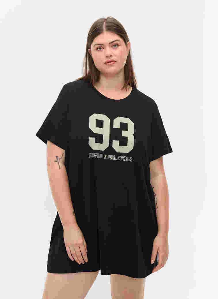 Oversized Nacht T-Shirt aus Bio-Baumwolle, Black w. 93, Model