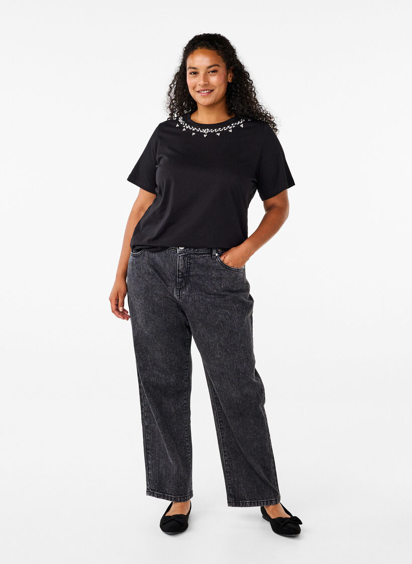 T-Shirt mit Rundhalsausschnitt und Strasssteinen, Black, Model image number 2