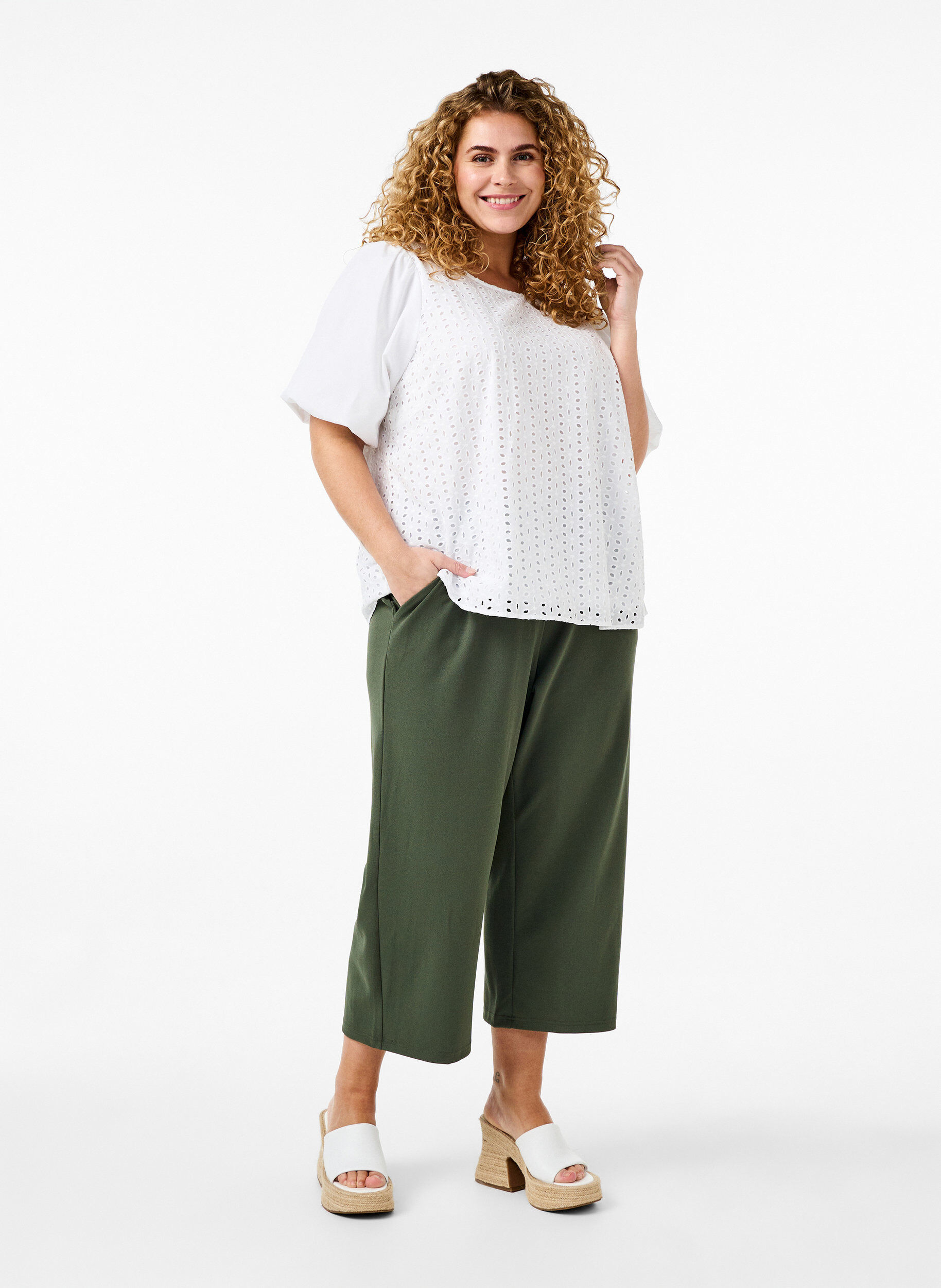 Zizzi Bluse mit Puff&auml;rmeln und Spitzenmuster, Wei&szlig;, Model image number 1