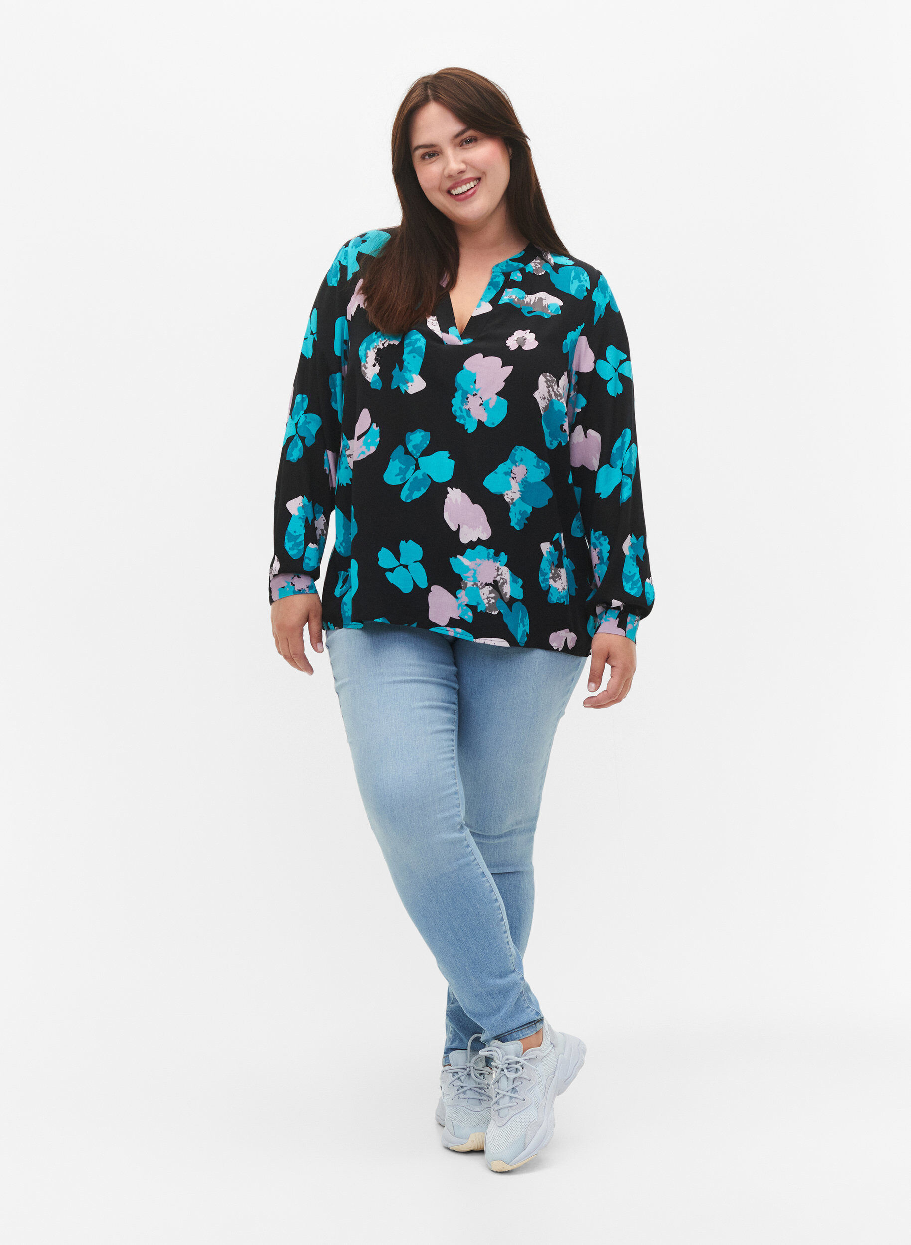 Zizzi Lang&auml;rmlige Viskosebluse mit Druck, Blue AOP, Model image number 3