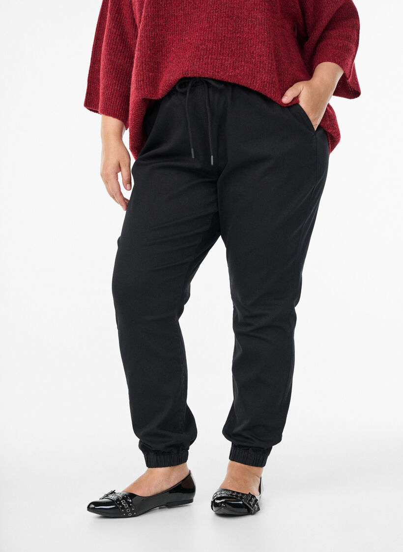 Jeans-Jogginghose mit Taschen, Schwarz, Model image number 2