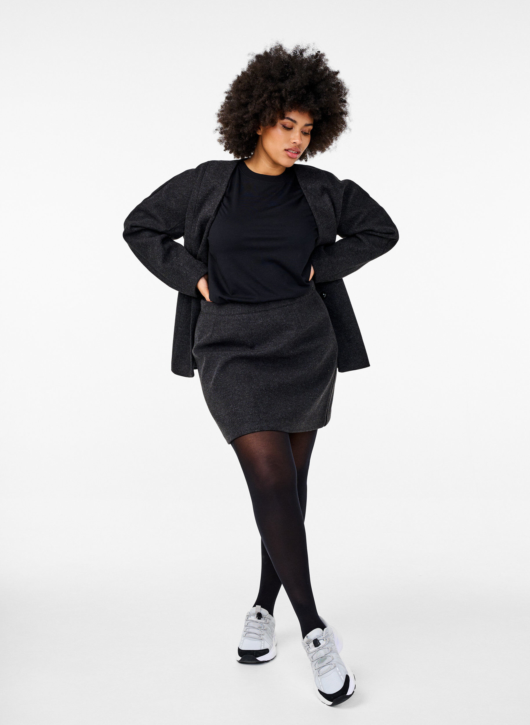 Zizzi Kurzer Rock mit A-Schnitt, Dark Grey Melange, Model image number 2