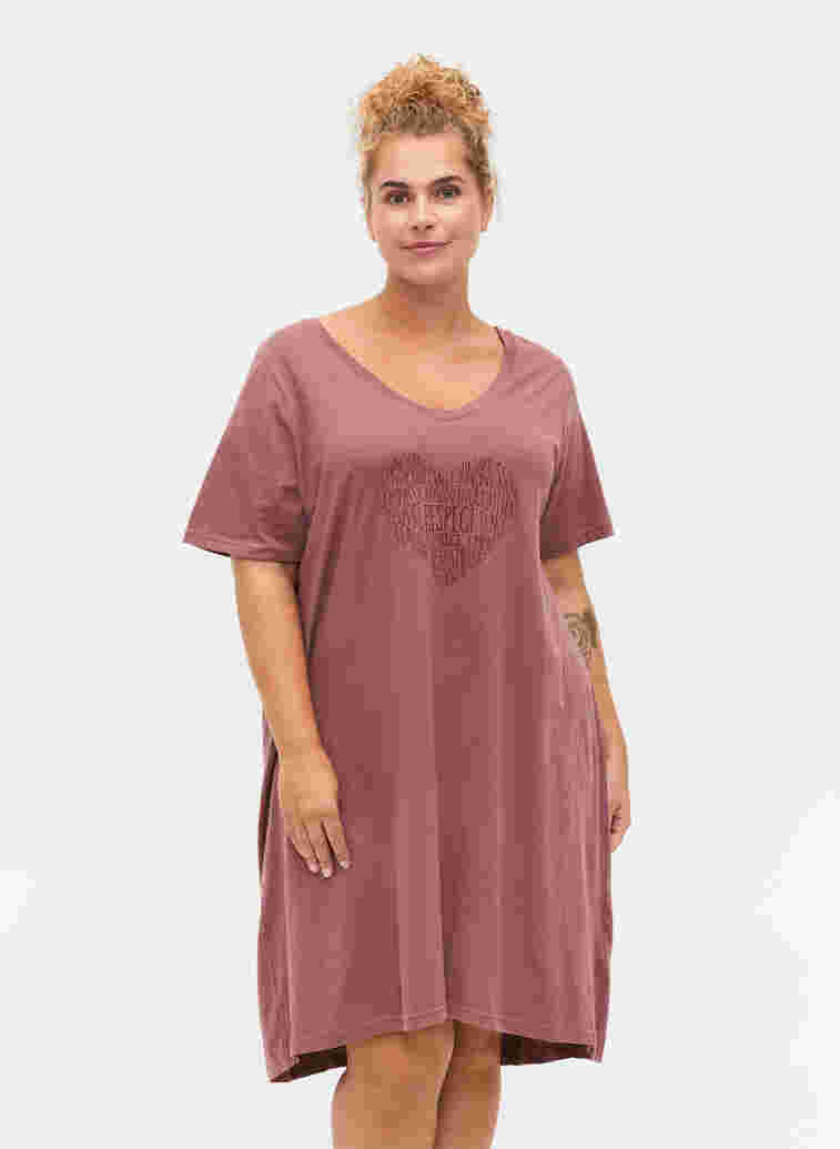 Nachthemd aus Baumwolle mit Print, Rose Brown w. Heart, Model