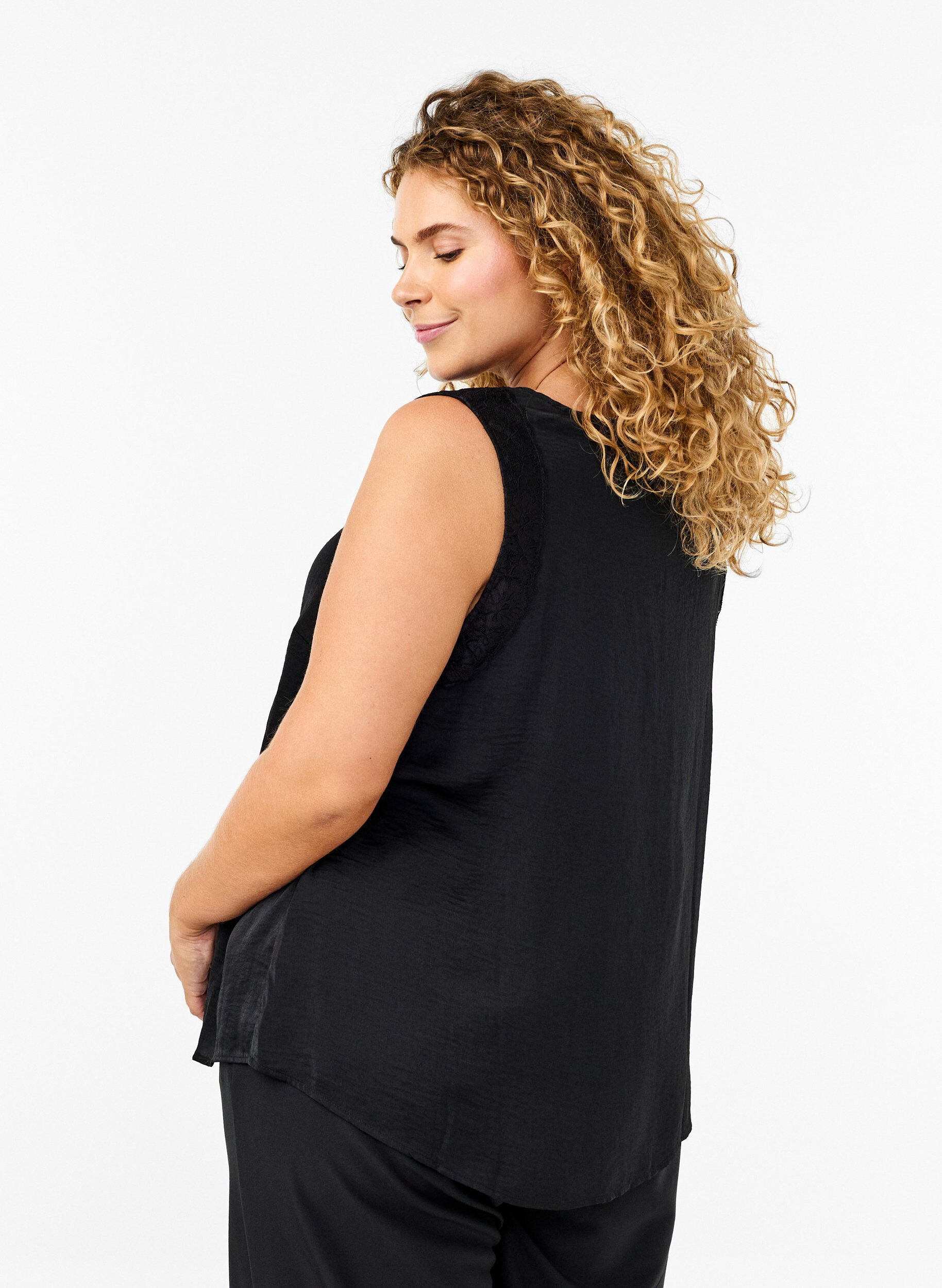 Zizzi &Auml;rmelloses Top mit Spitze, Schwarz, Model image number 2