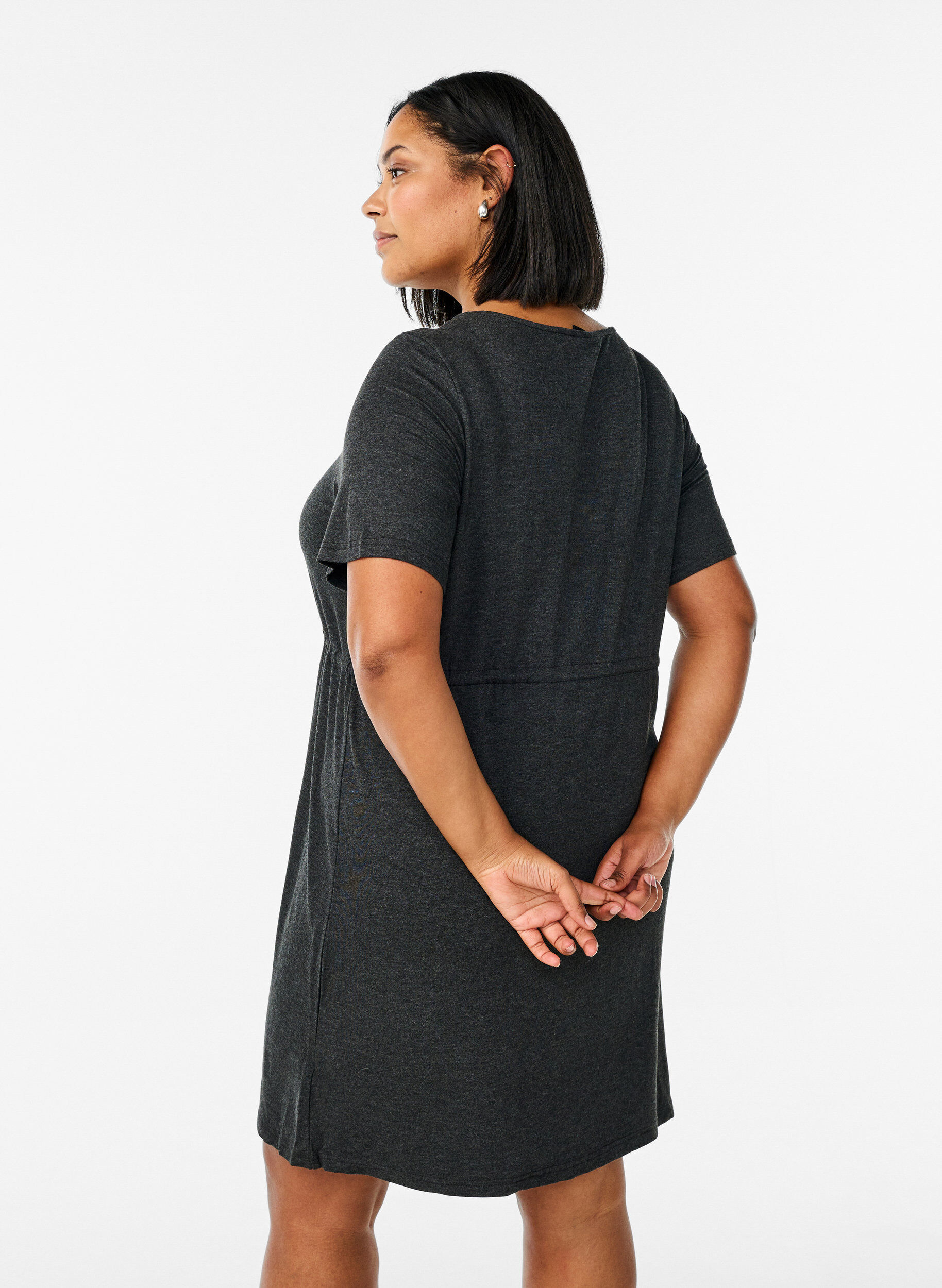 Zizzi Kurzes Jerseykleid mit Bindeg&uuml;rtel, Grau, Model image number 2