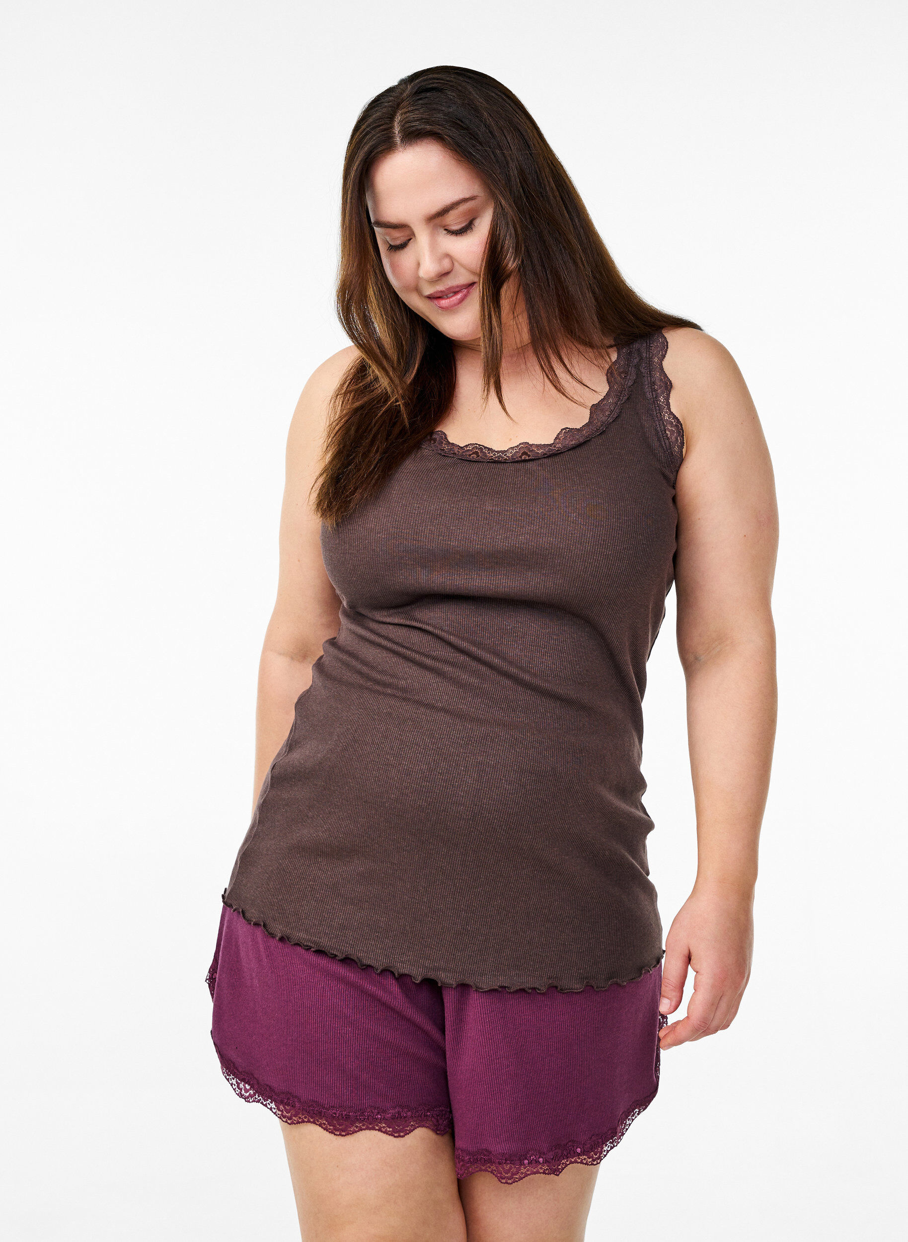 Zizzi Top mit Spitzen, Braun, Model image number 0