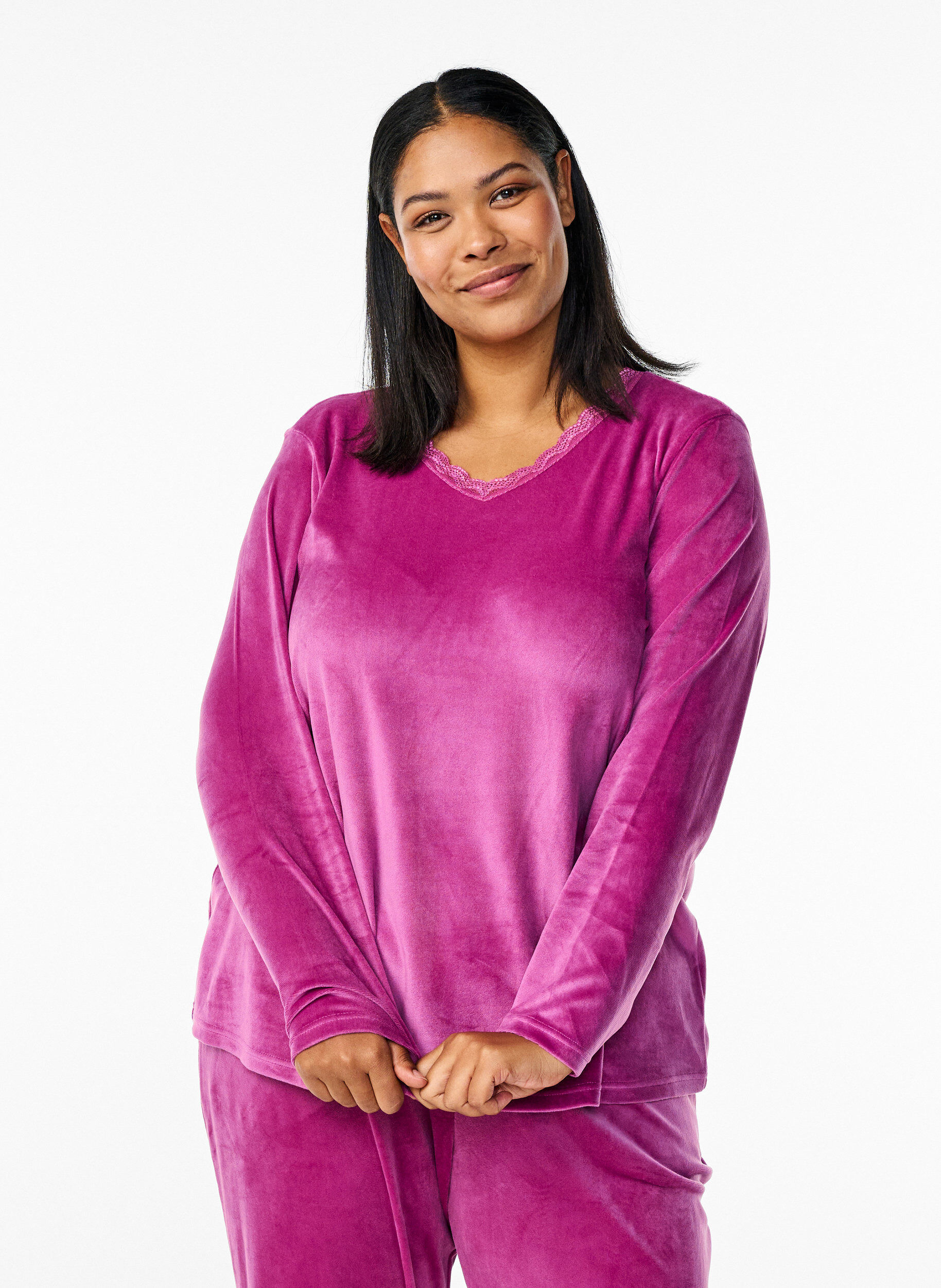 Zizzi Veloursbluse mit V-Ausschnitt, Boysenberry, Model image number 0