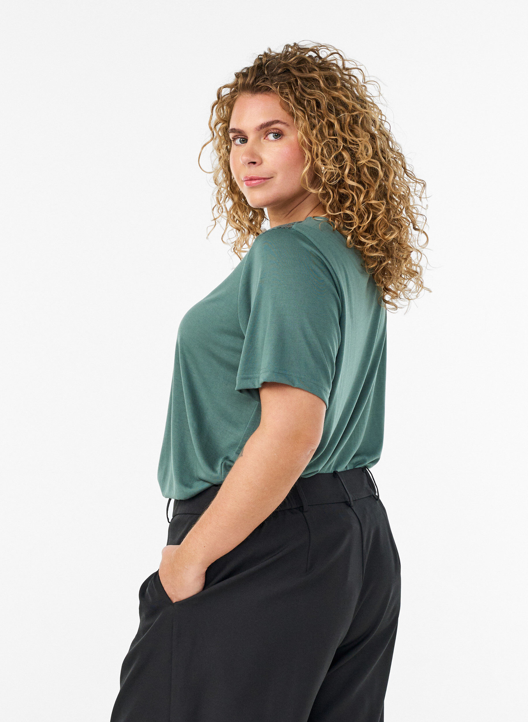 ZizziBluse mit Spitzeneinsatz und Ballon&auml;rmeln, Gr&uuml;n, Model image number 2
