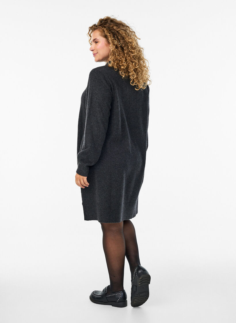 Kurzes Strickkleid mit Polokragen und Knöpfen, Grau, Model image number 1