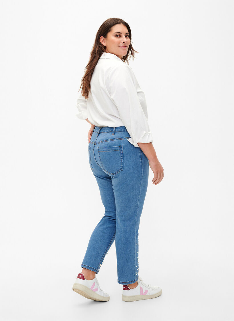 Schmal geschnittene Emily Jeans mit Perlen, Light Blue, Model image number 1