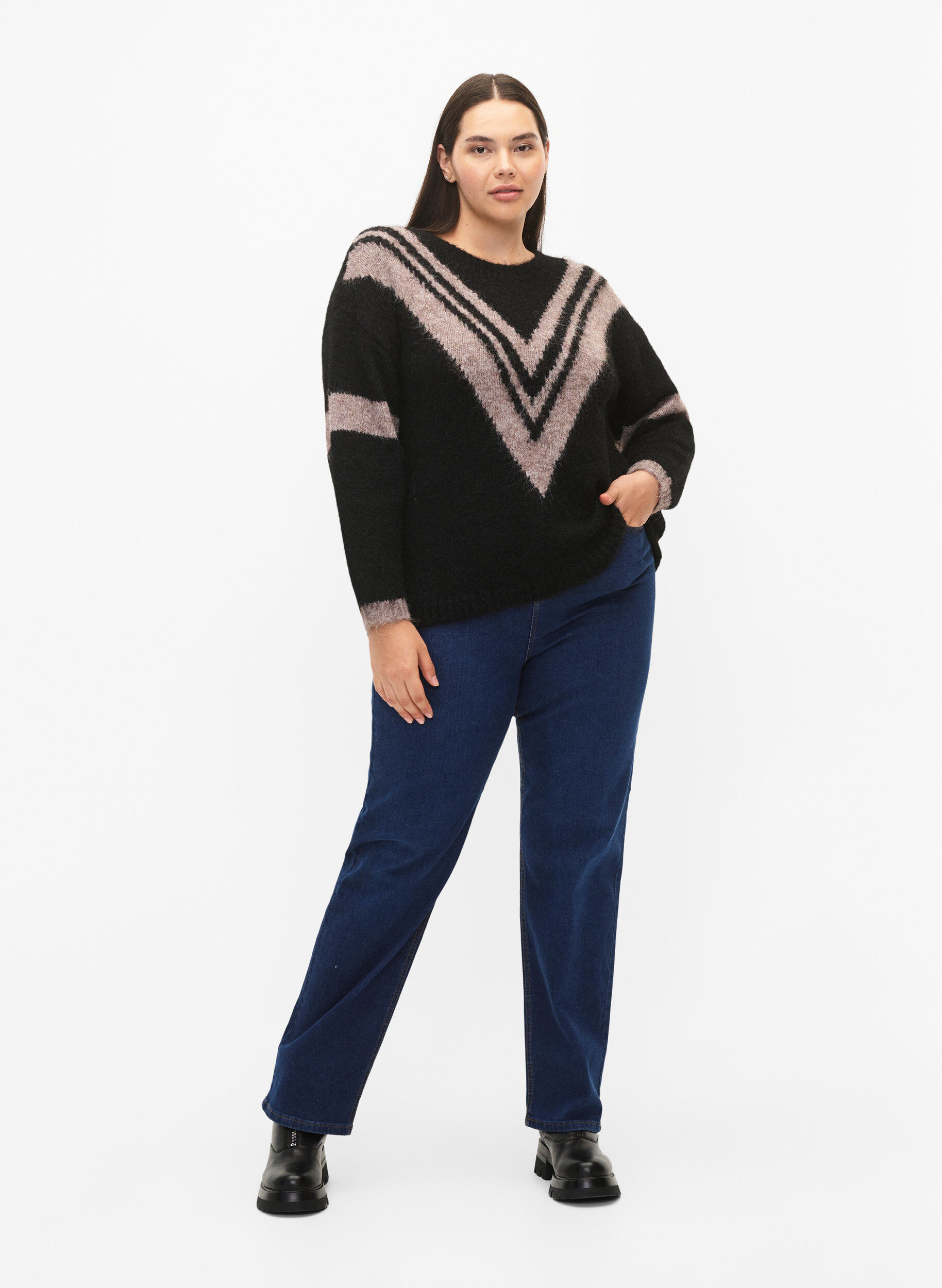 Zizzi Gestrickter Pullover mit Streifendetail, Black Comb, Model image number 2