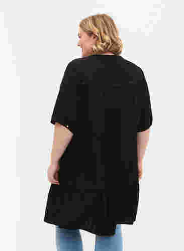 Gestreiftes Viskose Kleid mit Spitzenbändern, Black, Model image number 1