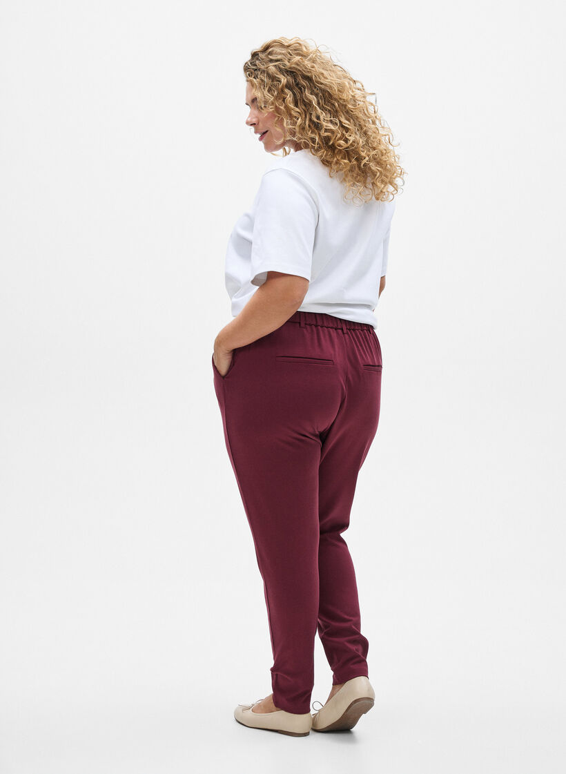 Gek&uuml;rzte Maddison Hose, Dunkles Bordeaux, Model image number 2