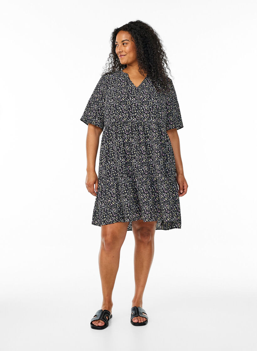 Kurzarmkleid in A-Linienform mit Schnittlinien, Schwarz, Model image number 1