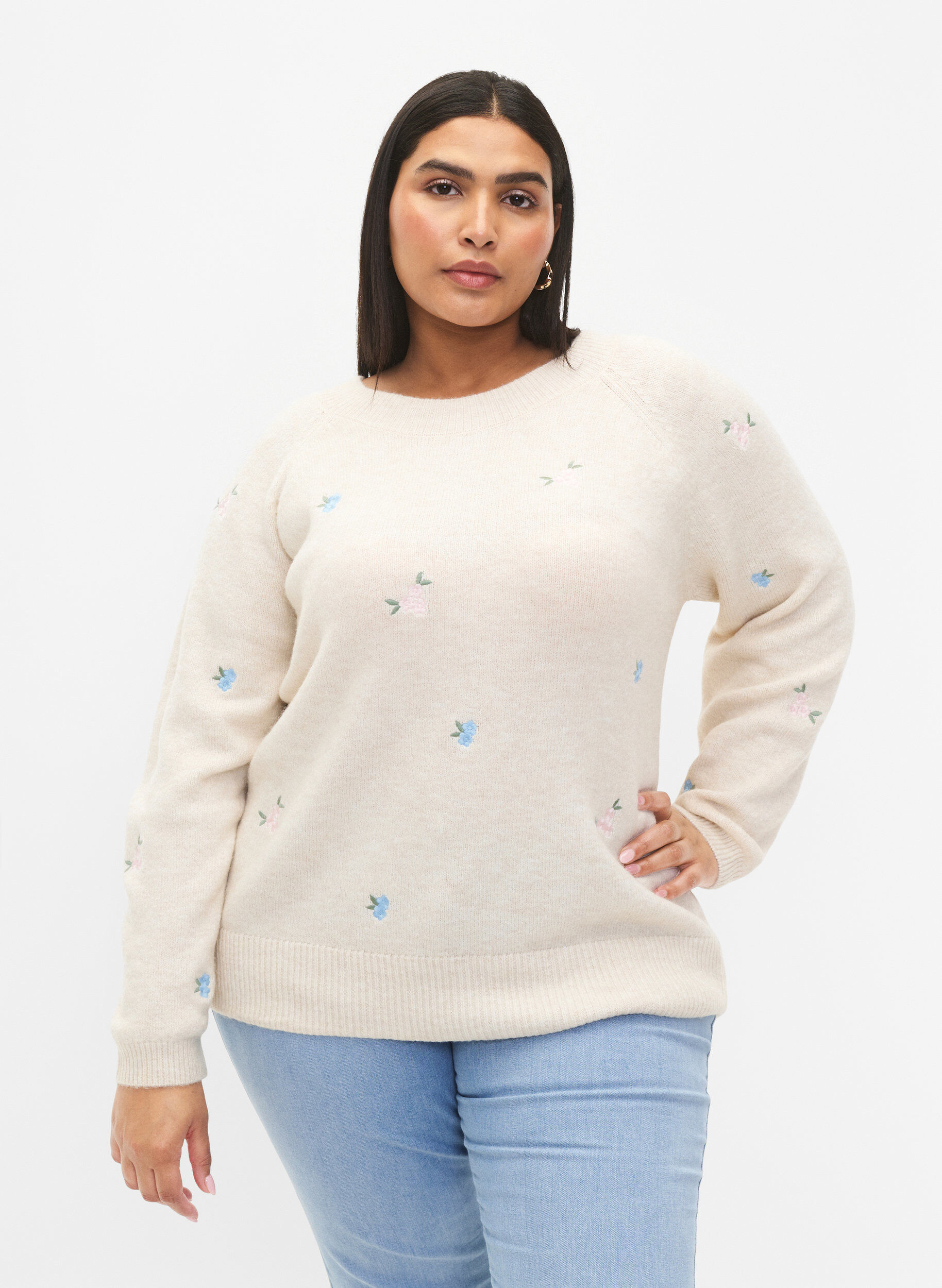 Zizzi Strickpullover mit gestickten Blumen, Birch Comb, Model image number 0