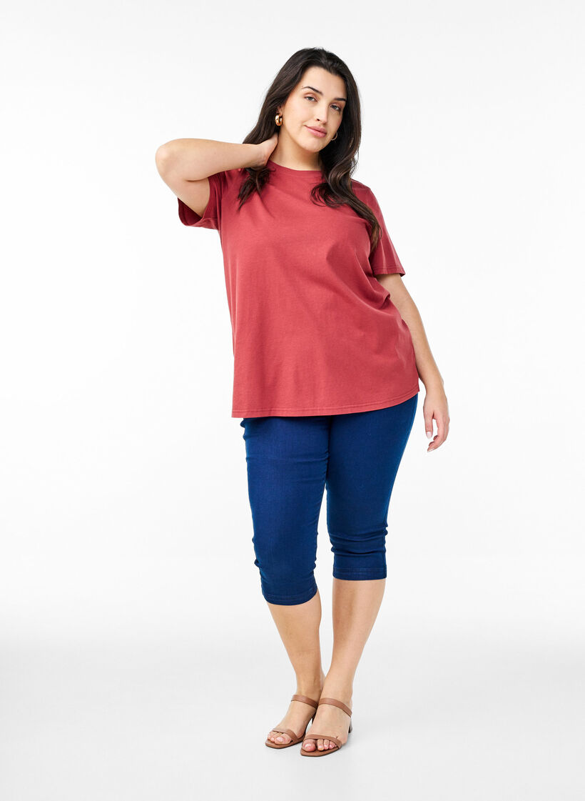 Basic-T-Shirt aus Baumwolle mit Rundhalsausschnitt, Rot, Model image number 1