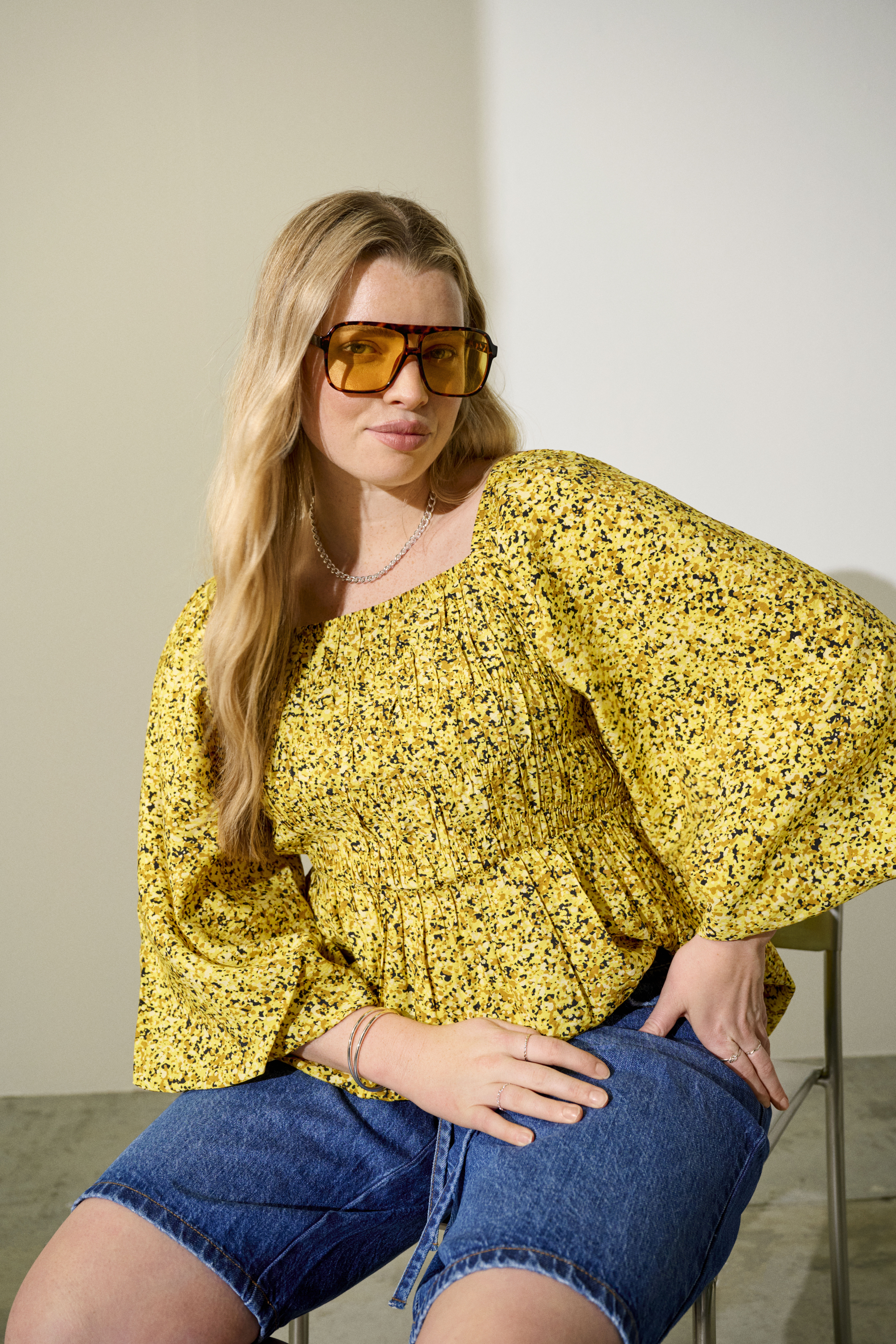 Zizzi Gelbe Bluse mit Details, , Model