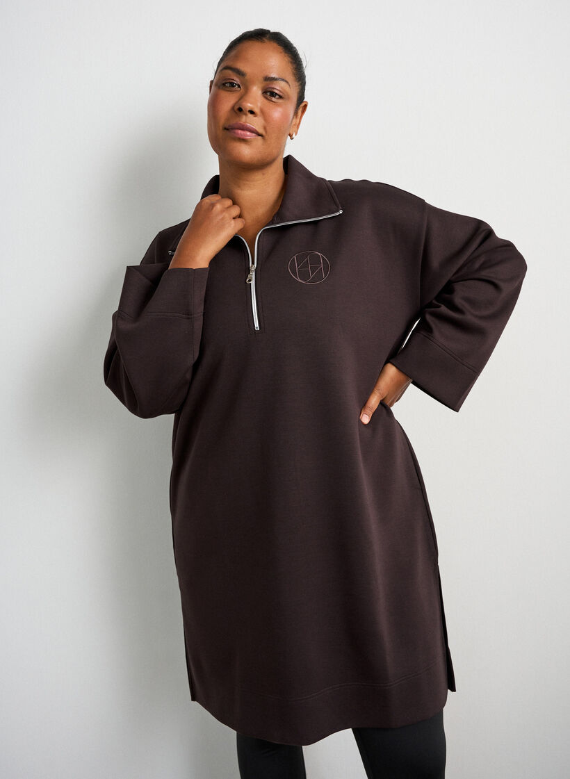 Sportliches Sweatkleid mit hohem Kragen und Rei&szlig;verschluss, Braun, Model image number 0
