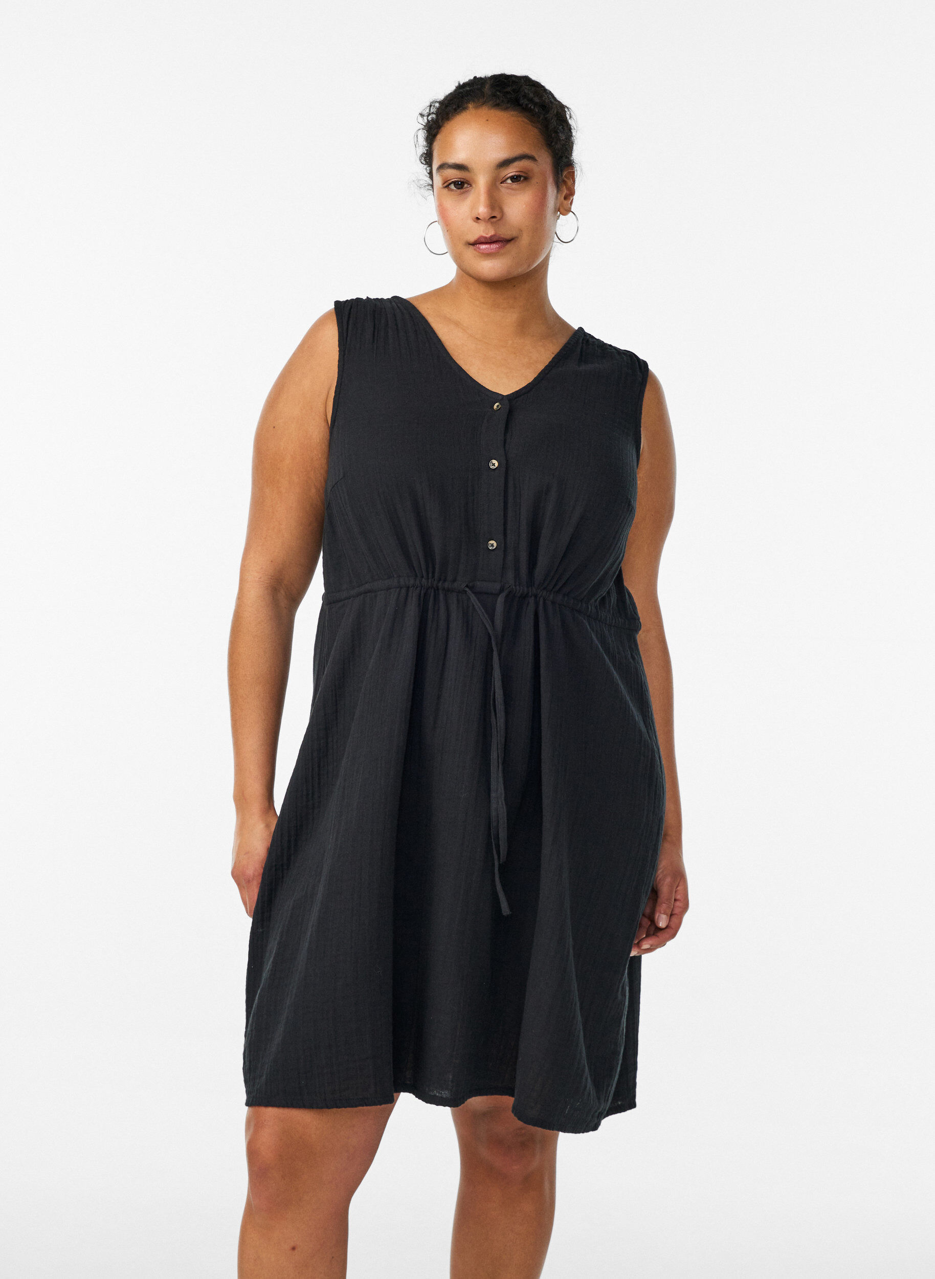 Zizzi &Auml;rmelloses Kleid aus Baumwoll-Musselin mit Bindeband, Schwarz, Model image number 0