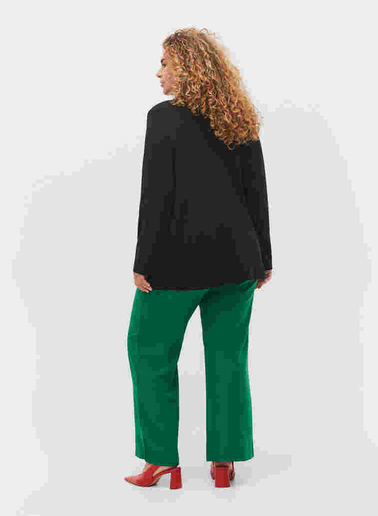 Weite Hose mit Taschen, Verdant Green, Model