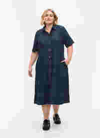 Hemdkleid aus Denim mit kurzen Ärmeln, Dark blue denim, Model