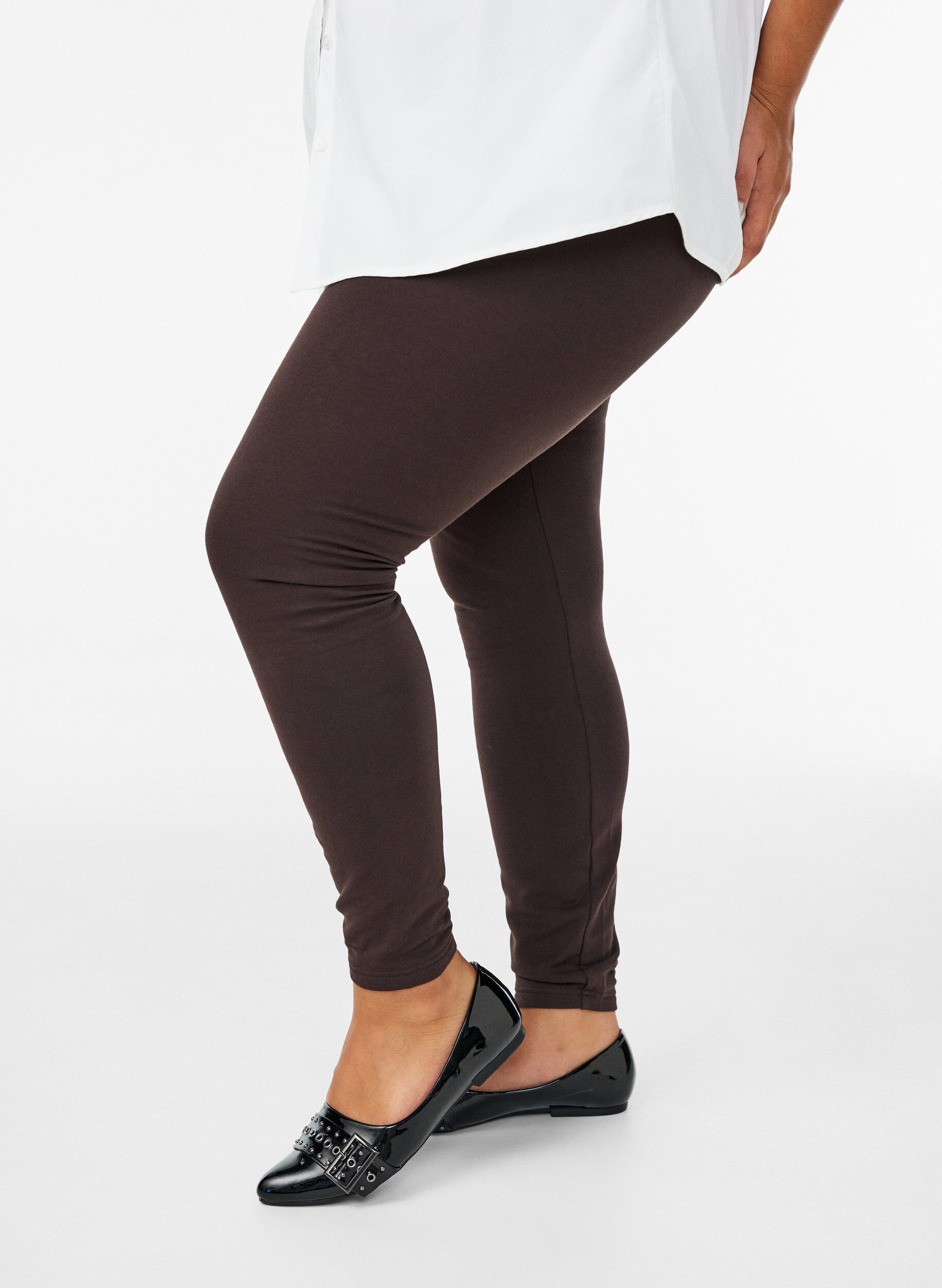 Gef&uuml;tterte Baumwollleggings, Braun, Model