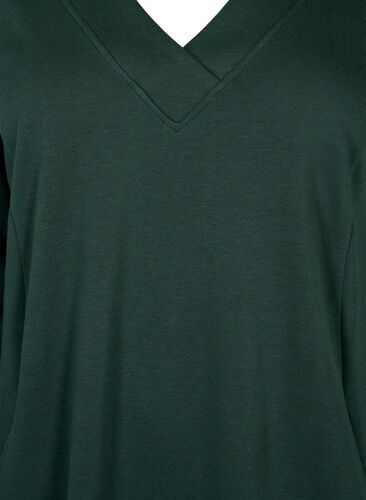 Pulloverkleid mit V-Ausschnitt, Scarab, Packshot image number 2
