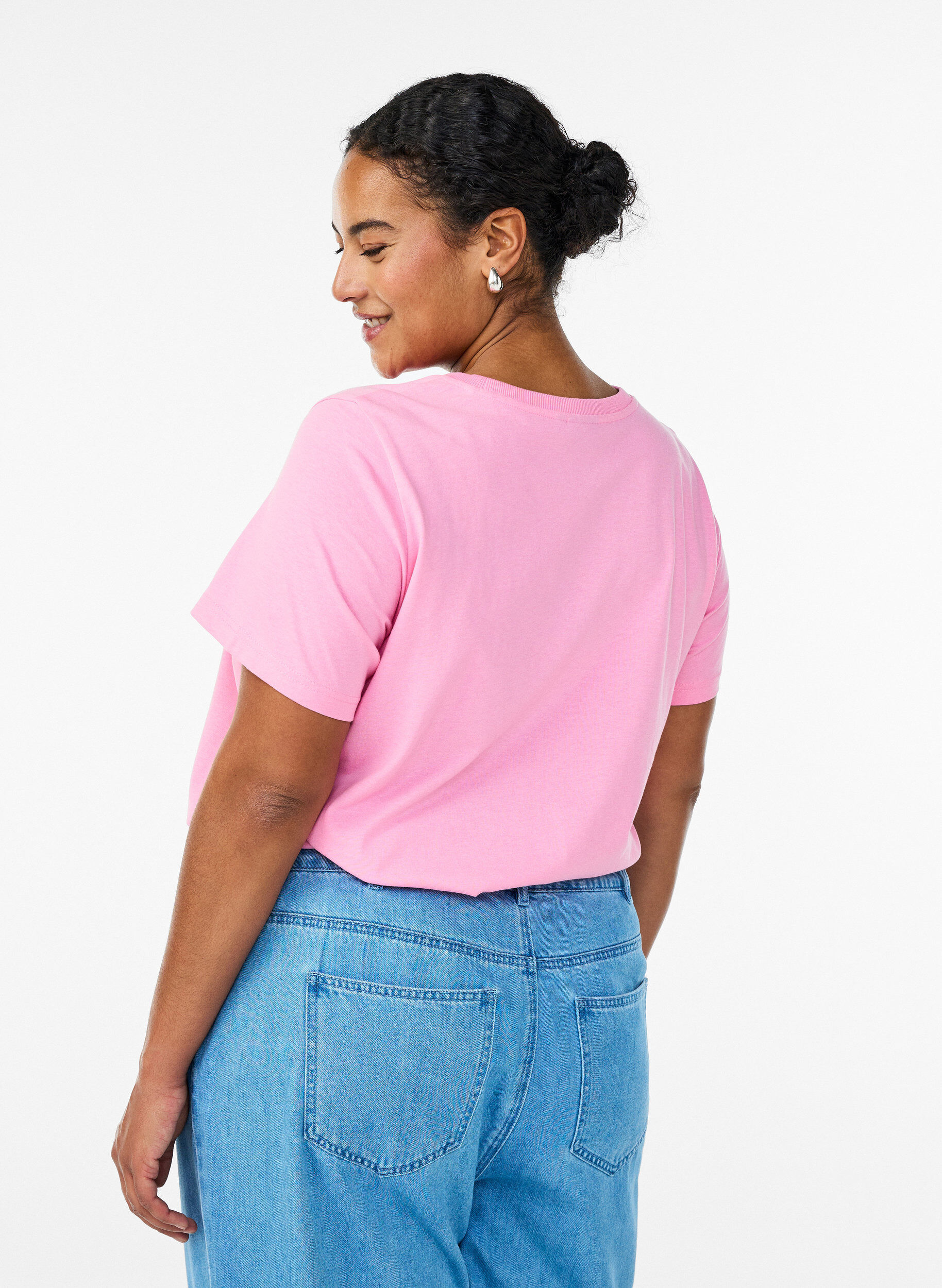 Zizzi T-Shirt aus Baumwolle mit Fr&uuml;chte-Print und Text, Pink, Model image number 2