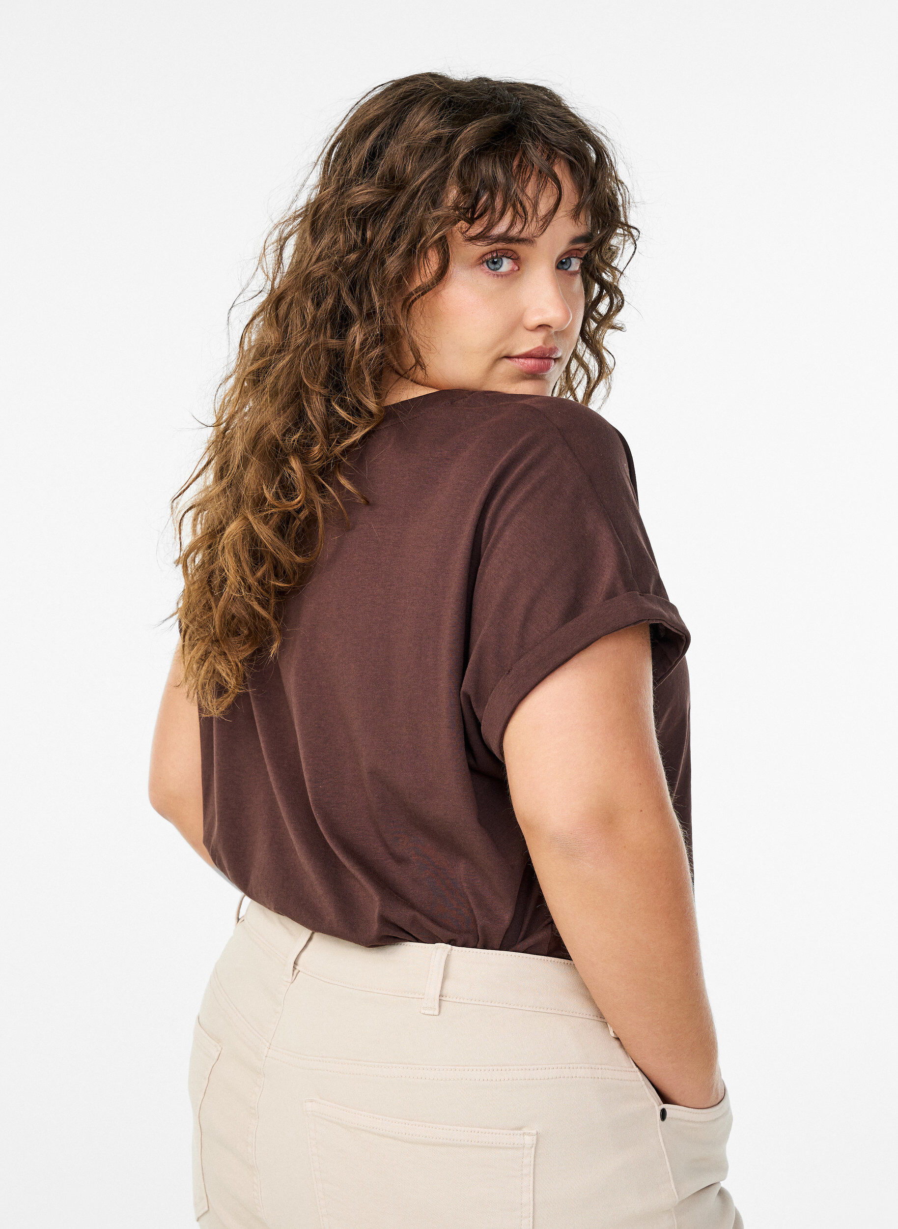 ZizziKurz&auml;rmeliges T-Shirt aus Baumwollmischgewebe, Braun, Model image number 2