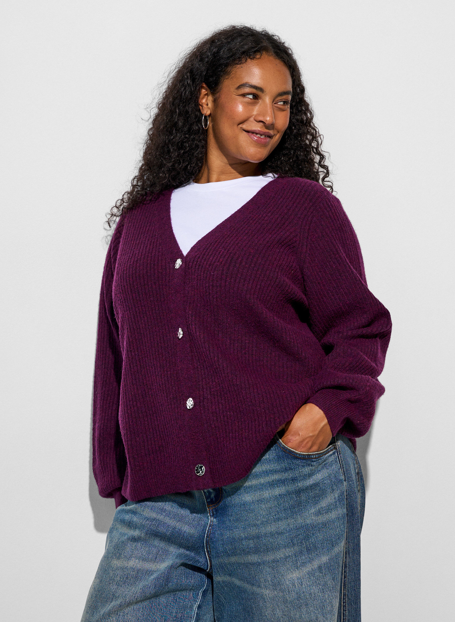 ZizziStrickjacke mit V-Ausschnitt und Rippstruktur, Lila, Model image number 3