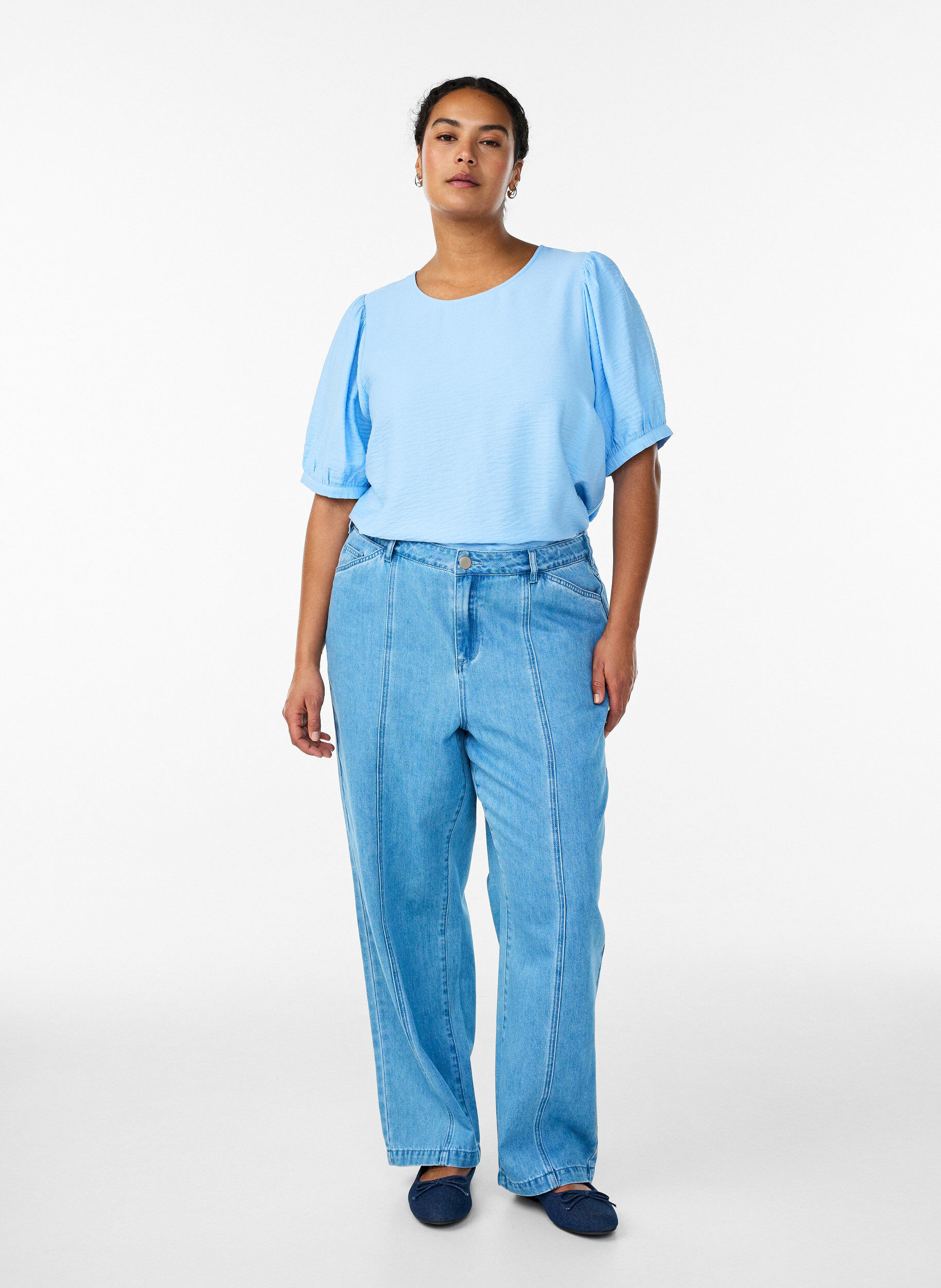 Zizzi Bluse aus Viskose mit halben &Auml;rmeln, Blau, Model image number 1