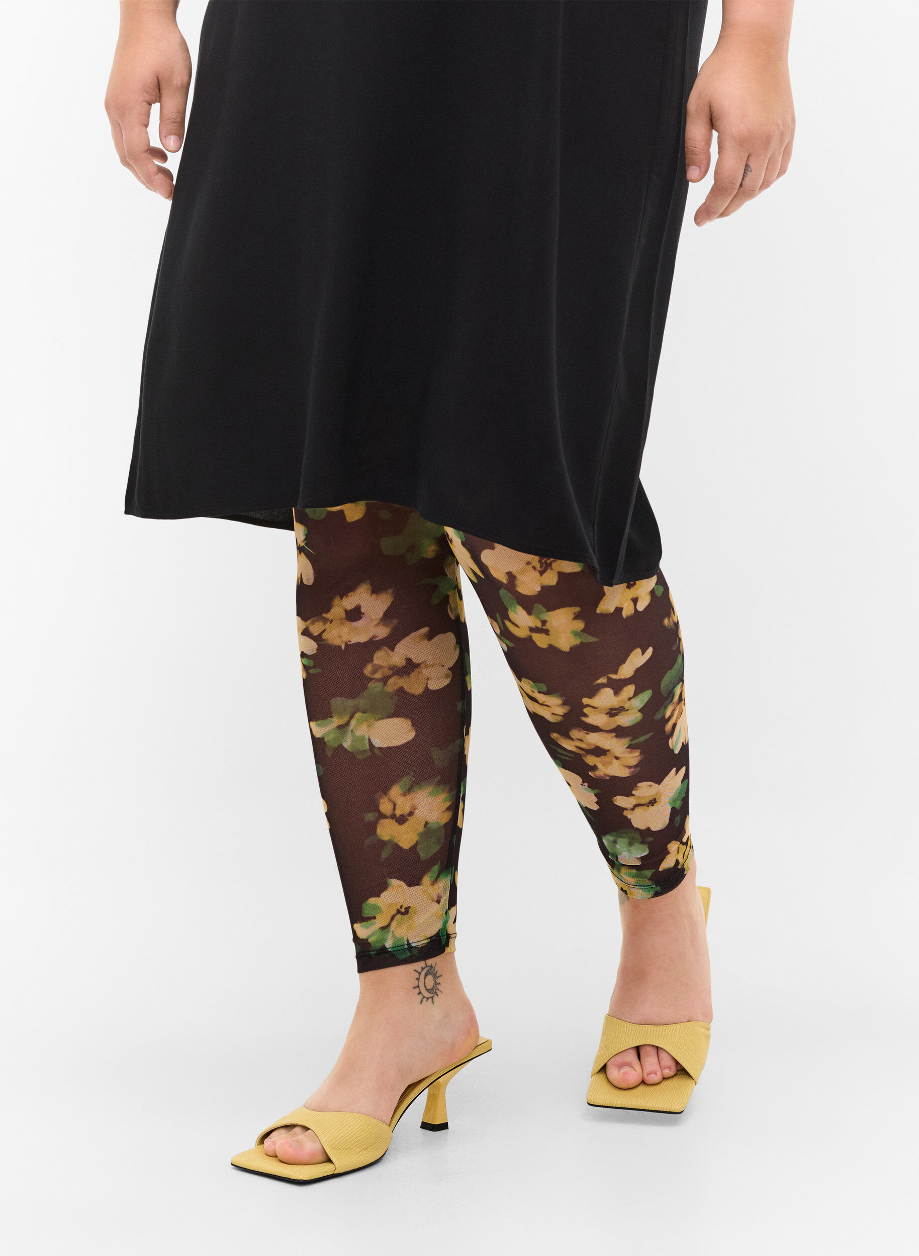 Zizzi Mesh-Leggings mit Blumenprint, Yellow Green AOP, Model image number 2
