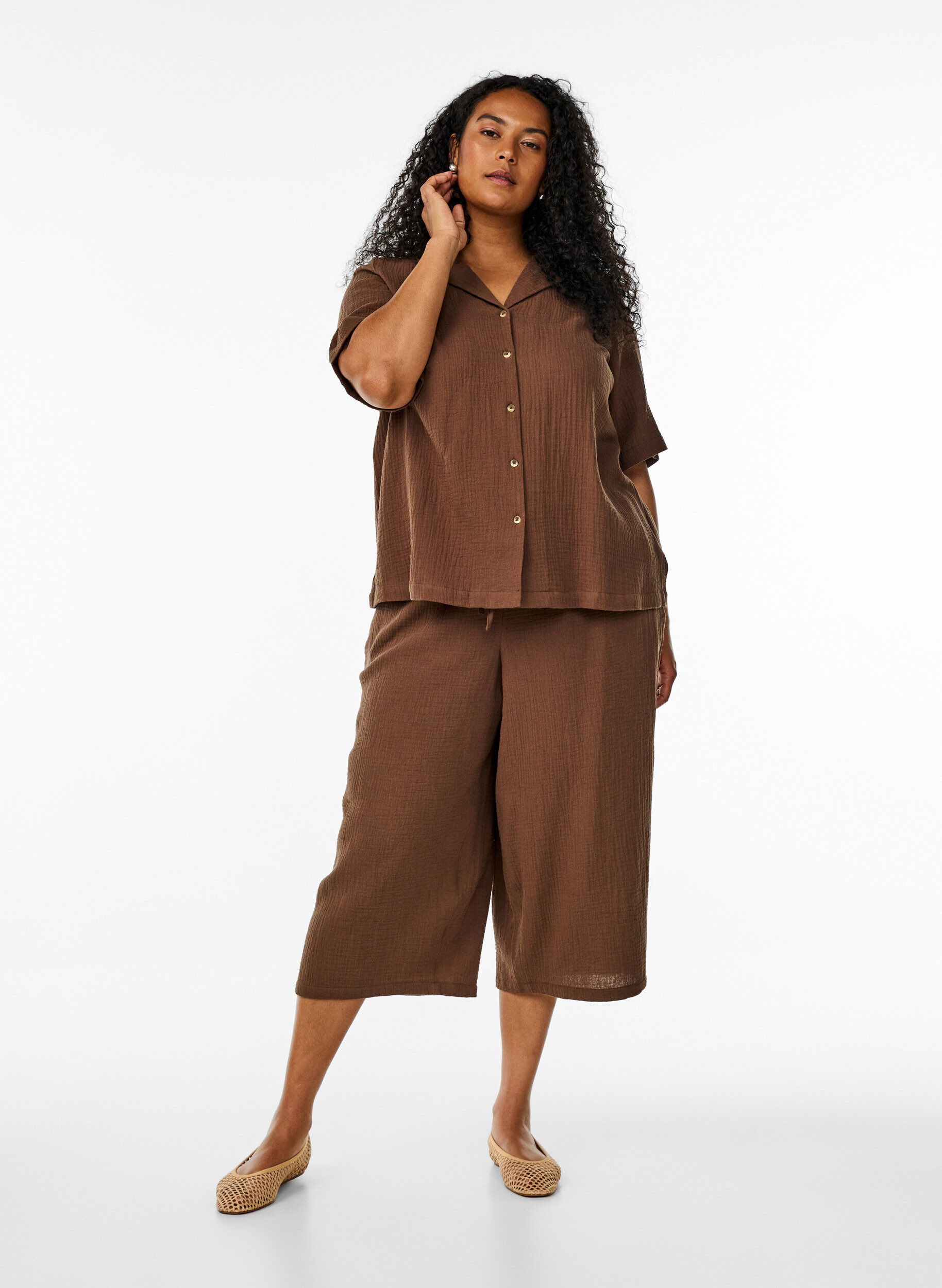 Zizzi Culotte-Hose aus Baumwollmusselin mit hohem Bund, Braun, Model image number 0